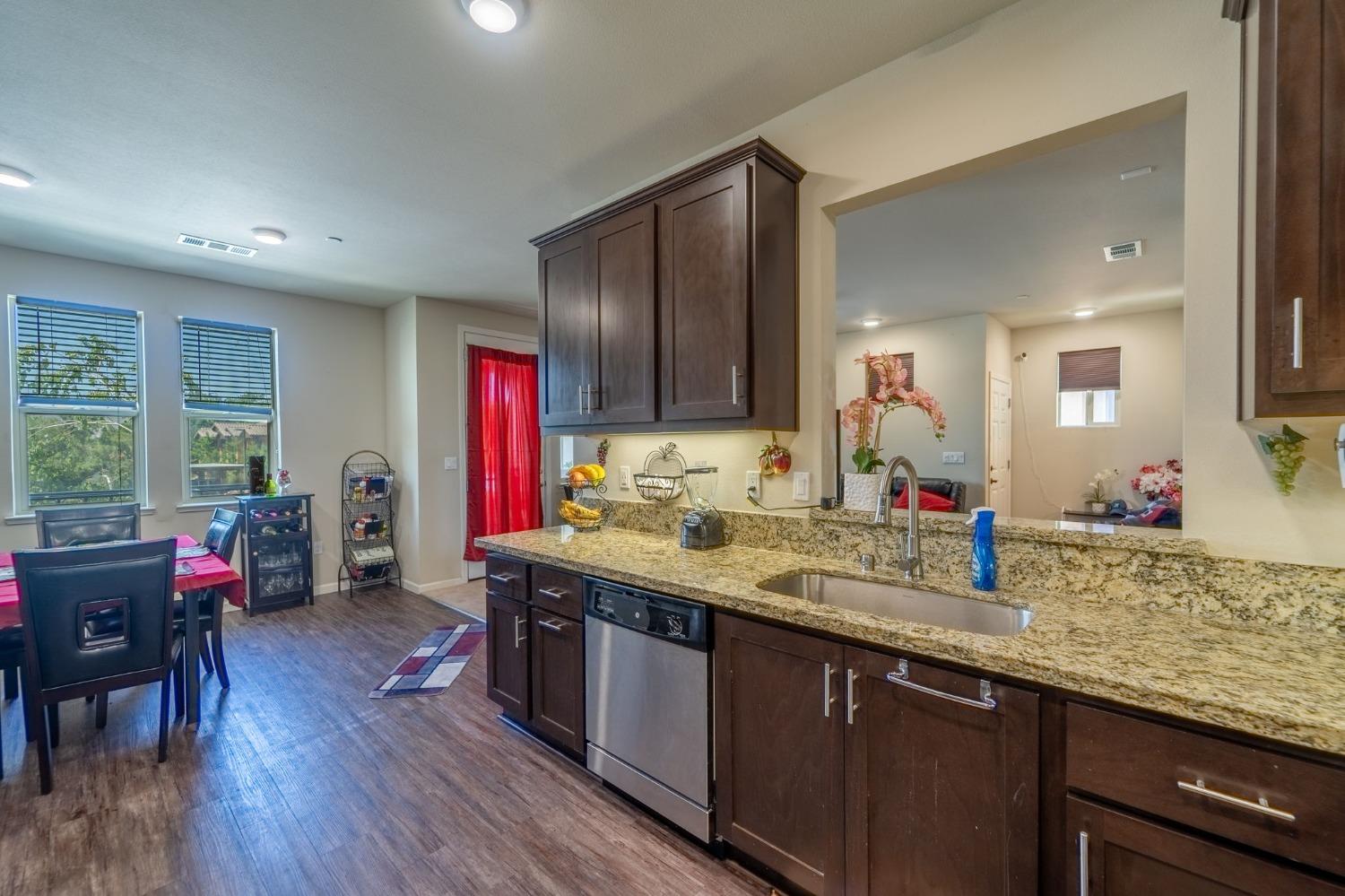 Detail Gallery Image 10 of 18 For 140 Ivy Ave #C21,  Patterson,  CA 95363 - 3 Beds | 2 Baths