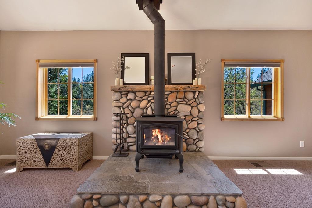Detail Gallery Image 21 of 64 For 4505 Wabasso Ln, Garden Valley,  CA 95633 - 3 Beds | 4 Baths