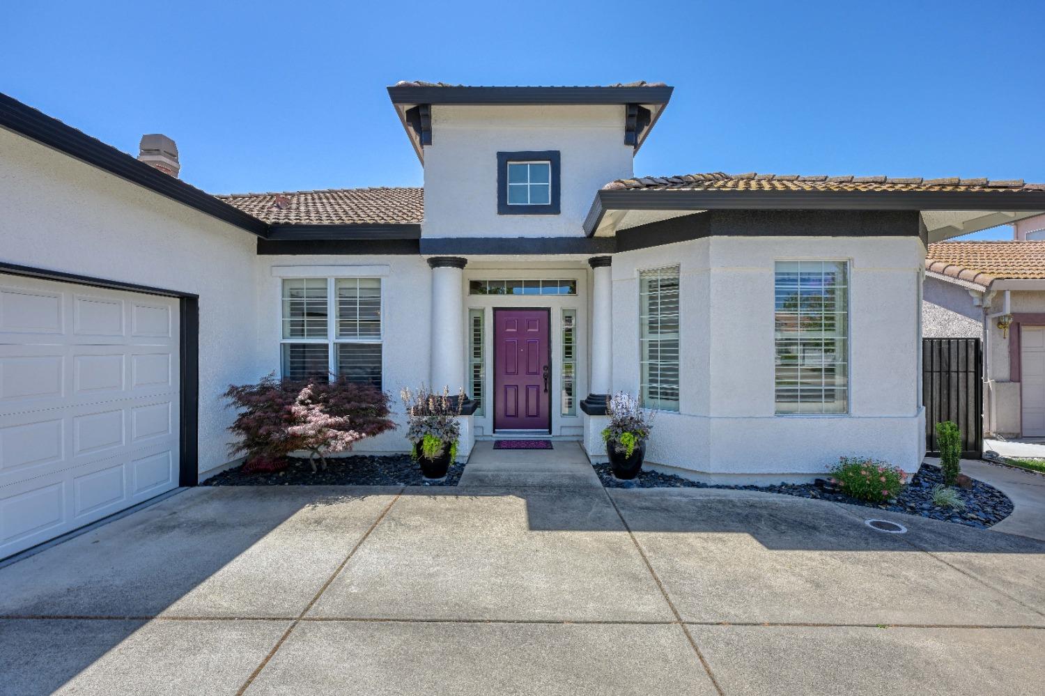 Detail Gallery Image 2 of 37 For 565 Striped Moss St, Roseville,  CA 95678 - 3 Beds | 2 Baths