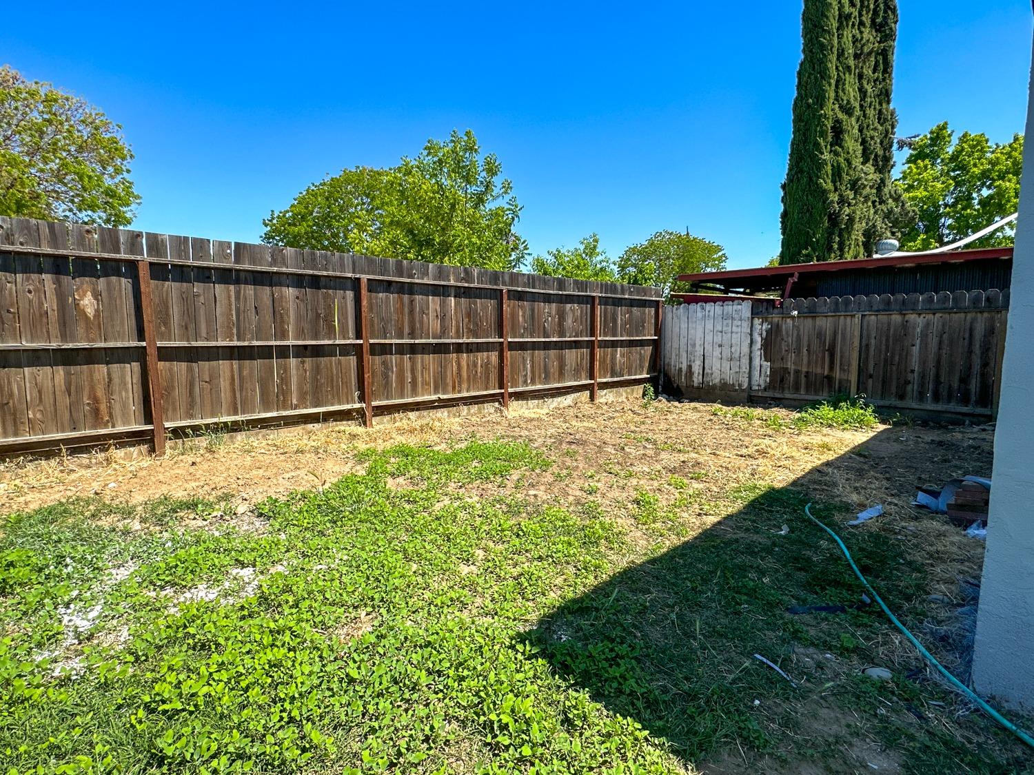 Detail Gallery Image 6 of 28 For 220 N Riverside Dr, Modesto,  CA 95354 - 3 Beds | 2 Baths