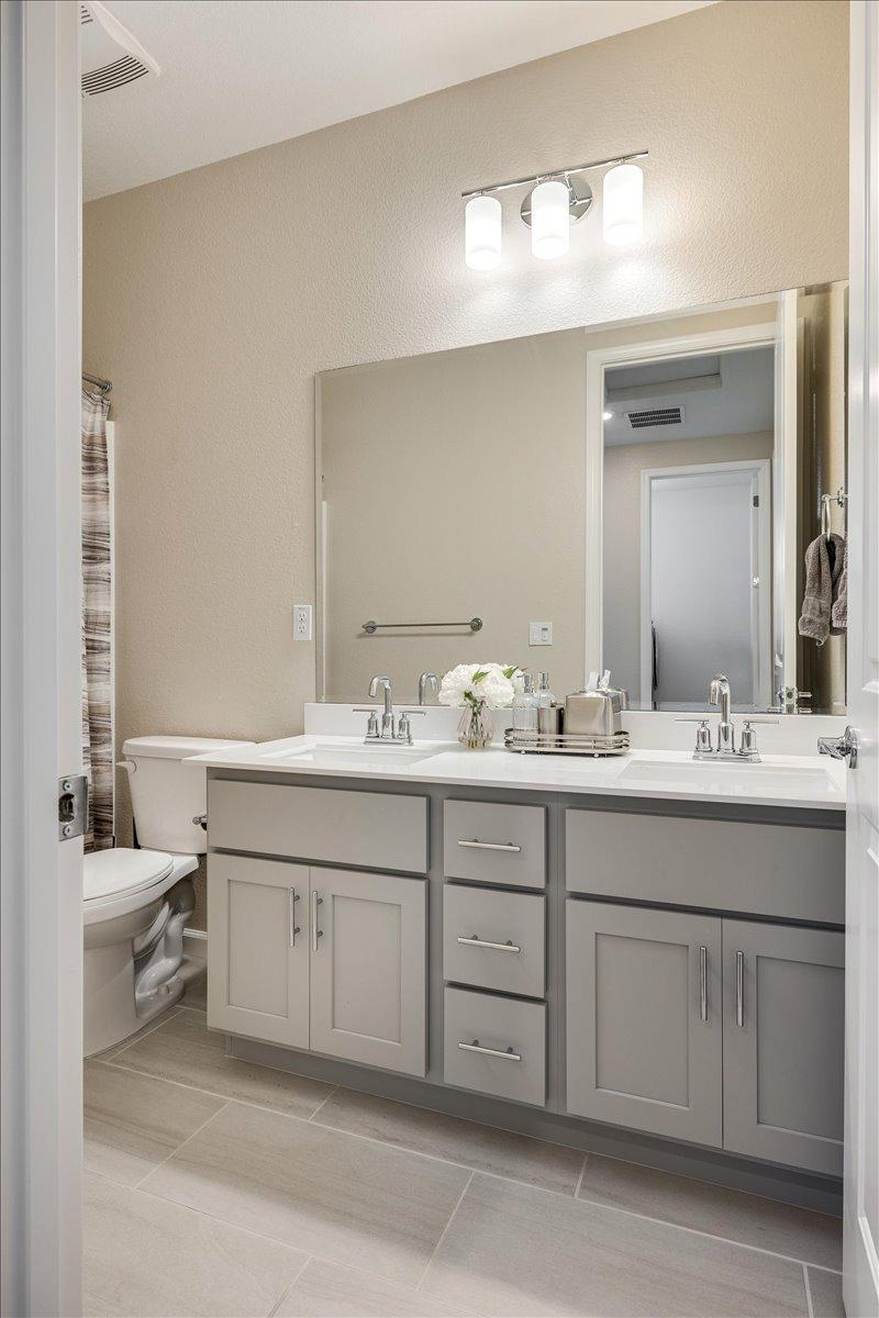 Detail Gallery Image 22 of 35 For 4379 E Commerce Way, Sacramento,  CA 95834 - 3 Beds | 2/1 Baths
