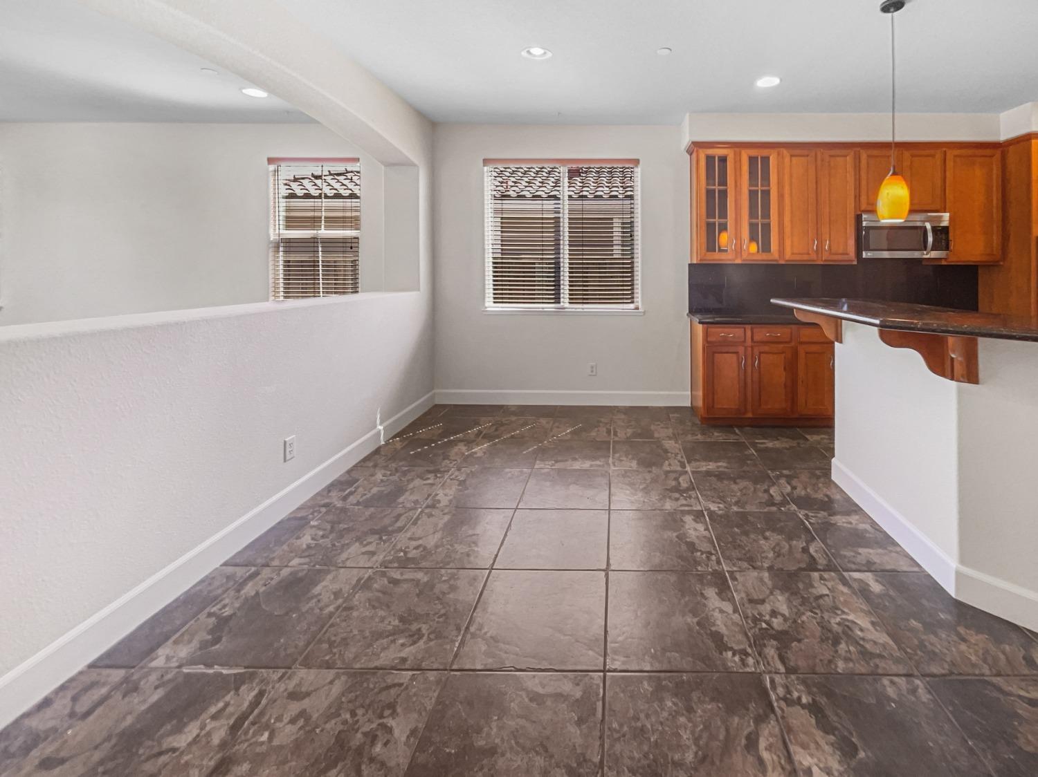 Detail Gallery Image 6 of 25 For 2679 Shinn Pl, Woodland,  CA 95776 - 3 Beds | 2/1 Baths