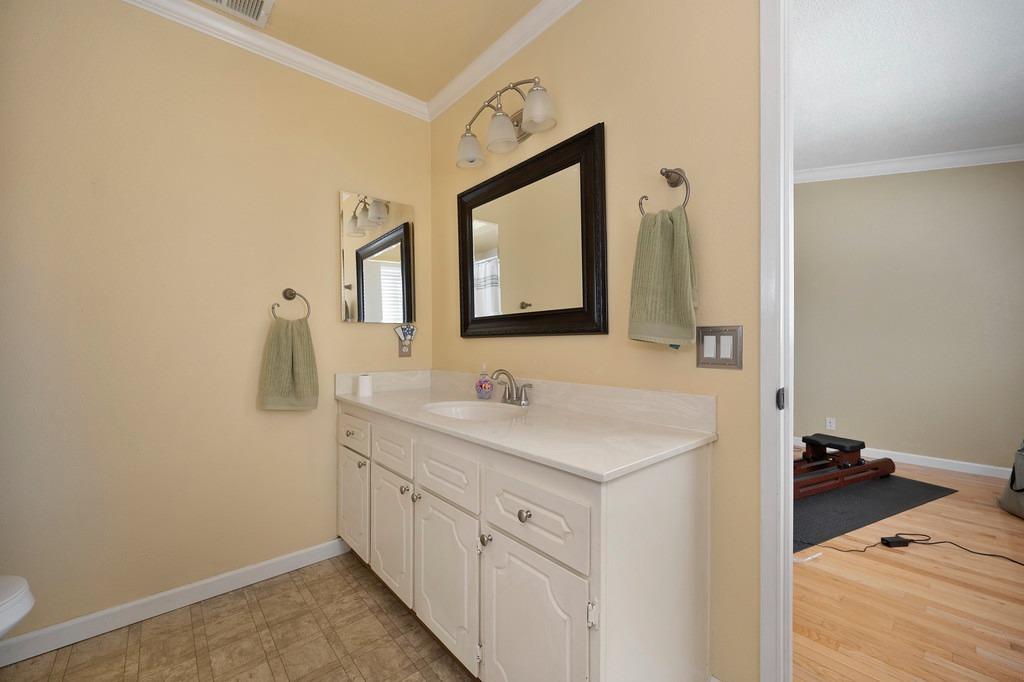 Detail Gallery Image 26 of 43 For 5641 Albert Ln, Citrus Heights,  CA 95610 - 2 Beds | 2/1 Baths