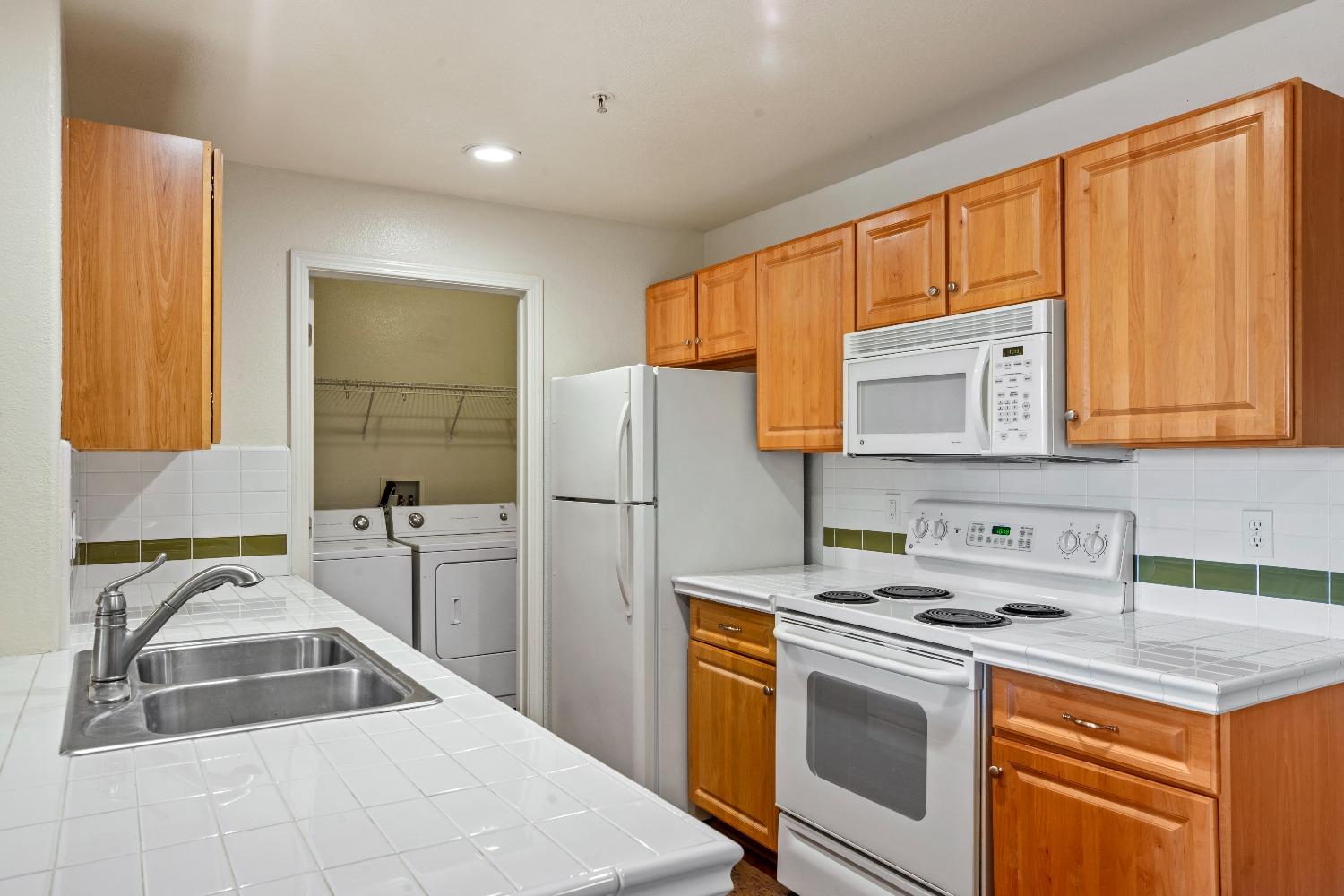 Detail Gallery Image 9 of 27 For 1360 Shady Ln #213,  Turlock,  CA 95382 - 2 Beds | 2 Baths