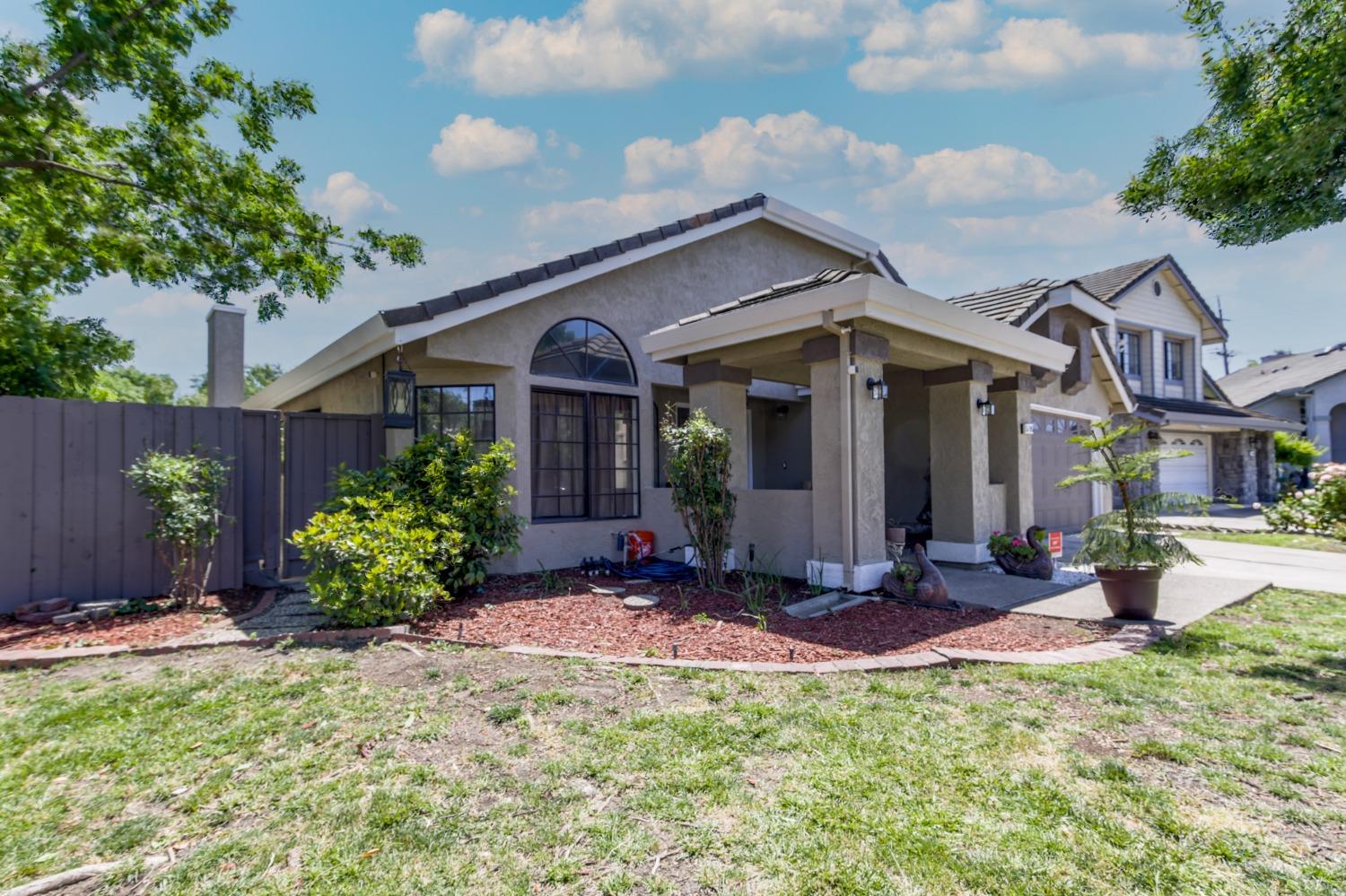 Detail Gallery Image 12 of 40 For 5795 Caribbean Cir, Stockton,  CA 95210 - 3 Beds | 2 Baths