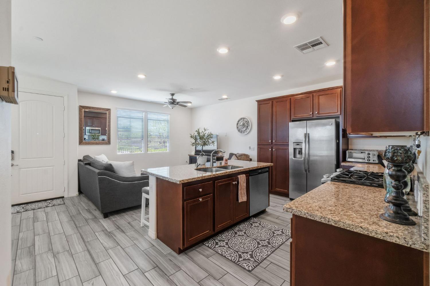 Detail Gallery Image 10 of 36 For 40410 Calle Real, Murrieta,  CA 92563 - 3 Beds | 2/1 Baths