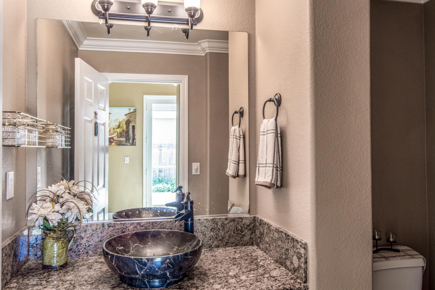 Detail Gallery Image 22 of 54 For 1332 Redcliffe Ln, Lincoln,  CA 95648 - 5 Beds | 4/1 Baths