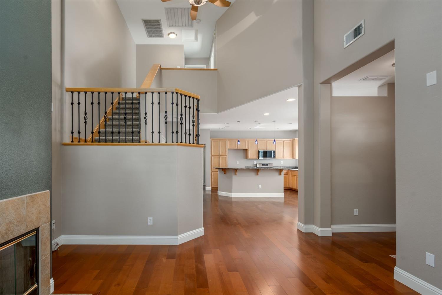 Detail Gallery Image 7 of 37 For 1315 Q St, Sacramento,  CA 95811 - 3 Beds | 3/1 Baths