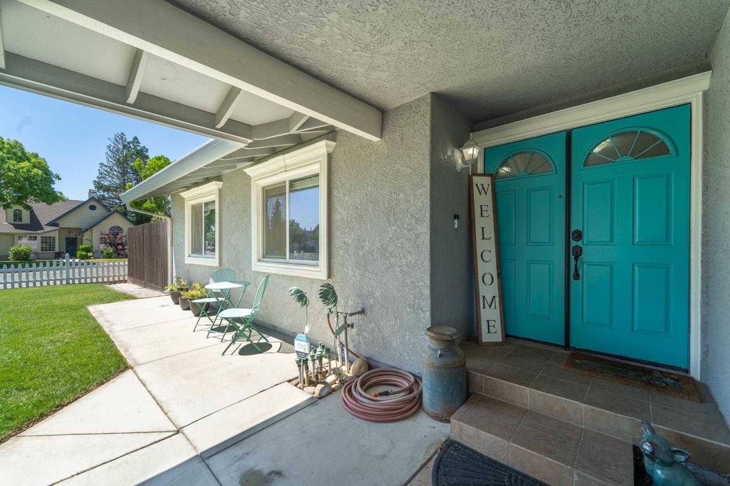 Detail Gallery Image 3 of 32 For 770 Berea Ct, Turlock,  CA 95382 - 3 Beds | 2 Baths