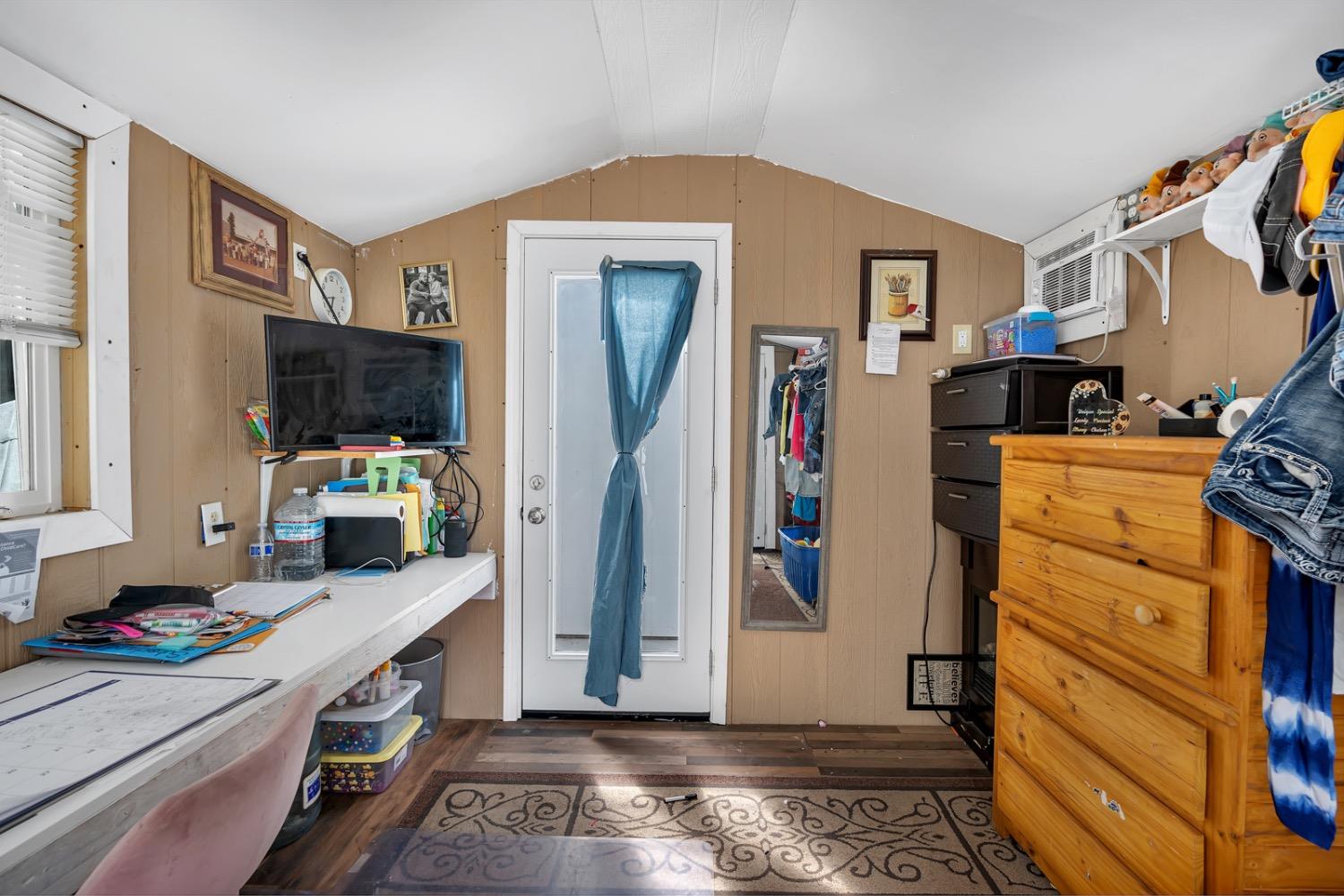 Detail Gallery Image 12 of 28 For 1315 S 7th St, Los Banos,  CA 93635 - 3 Beds | 2/1 Baths