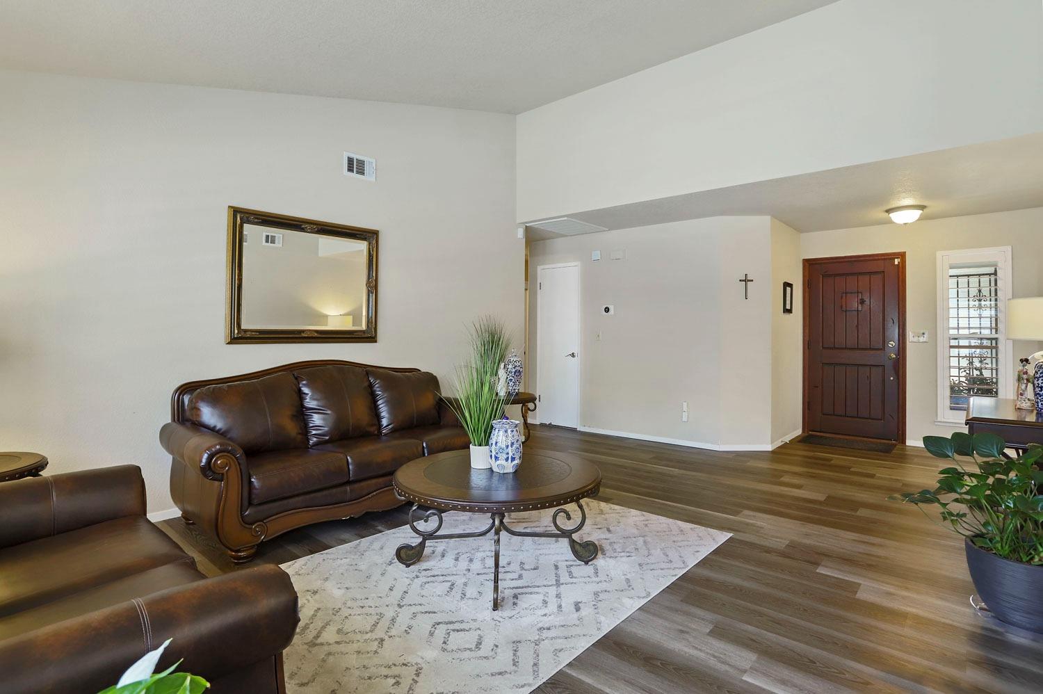 Detail Gallery Image 8 of 14 For 9610 Bancroft Way, Stockton,  CA 95209 - 3 Beds | 2 Baths