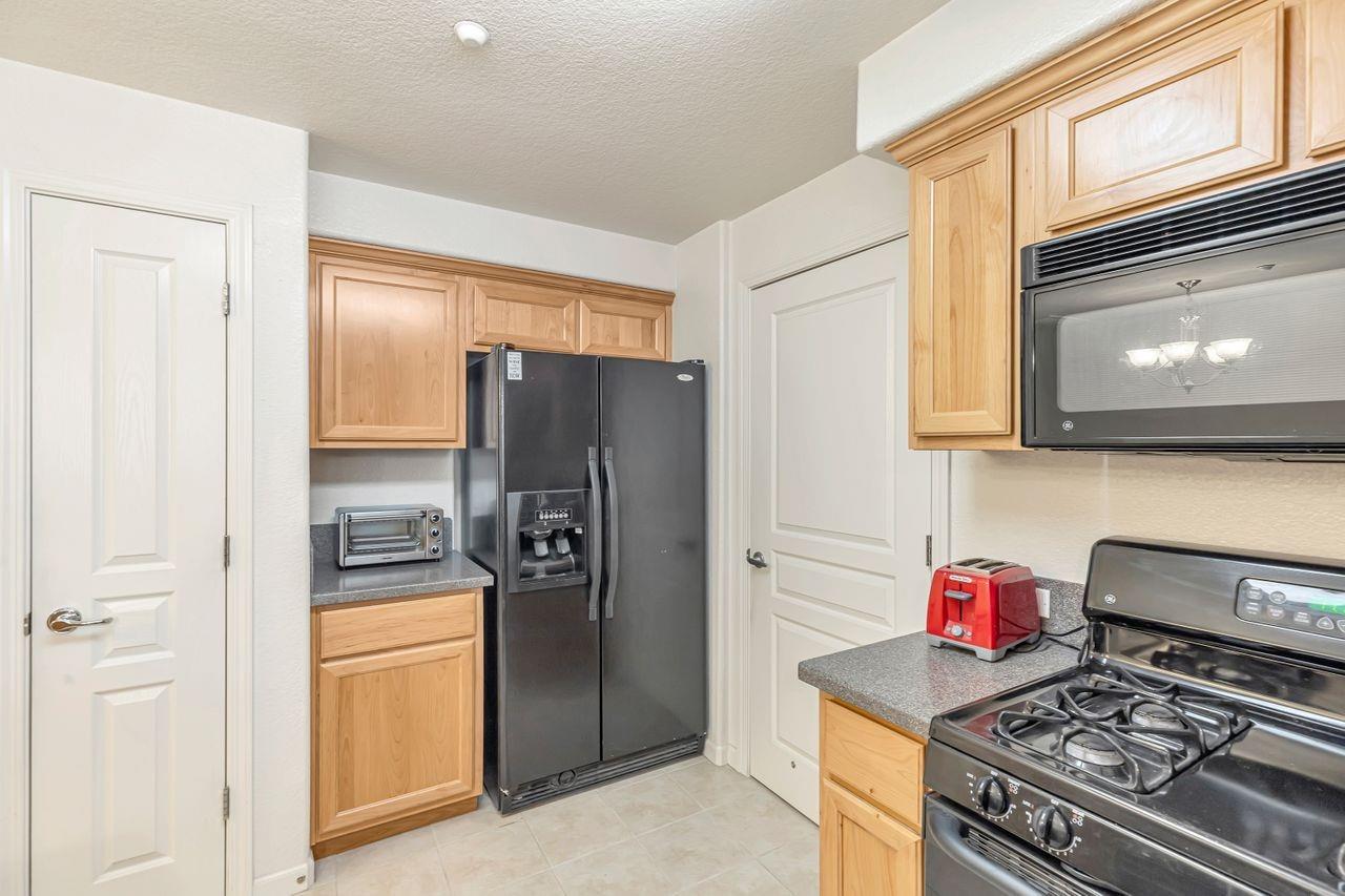 Detail Gallery Image 12 of 44 For 9658 Coney Island Cir, Elk Grove,  CA 95758 - 2 Beds | 2 Baths