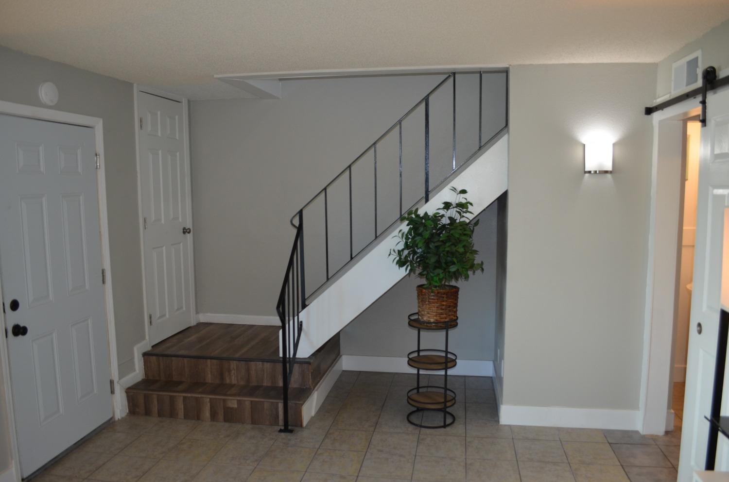 Detail Gallery Image 10 of 20 For 7678 La Mancha Way, Sacramento,  CA 95823 - 3 Beds | 1/1 Baths