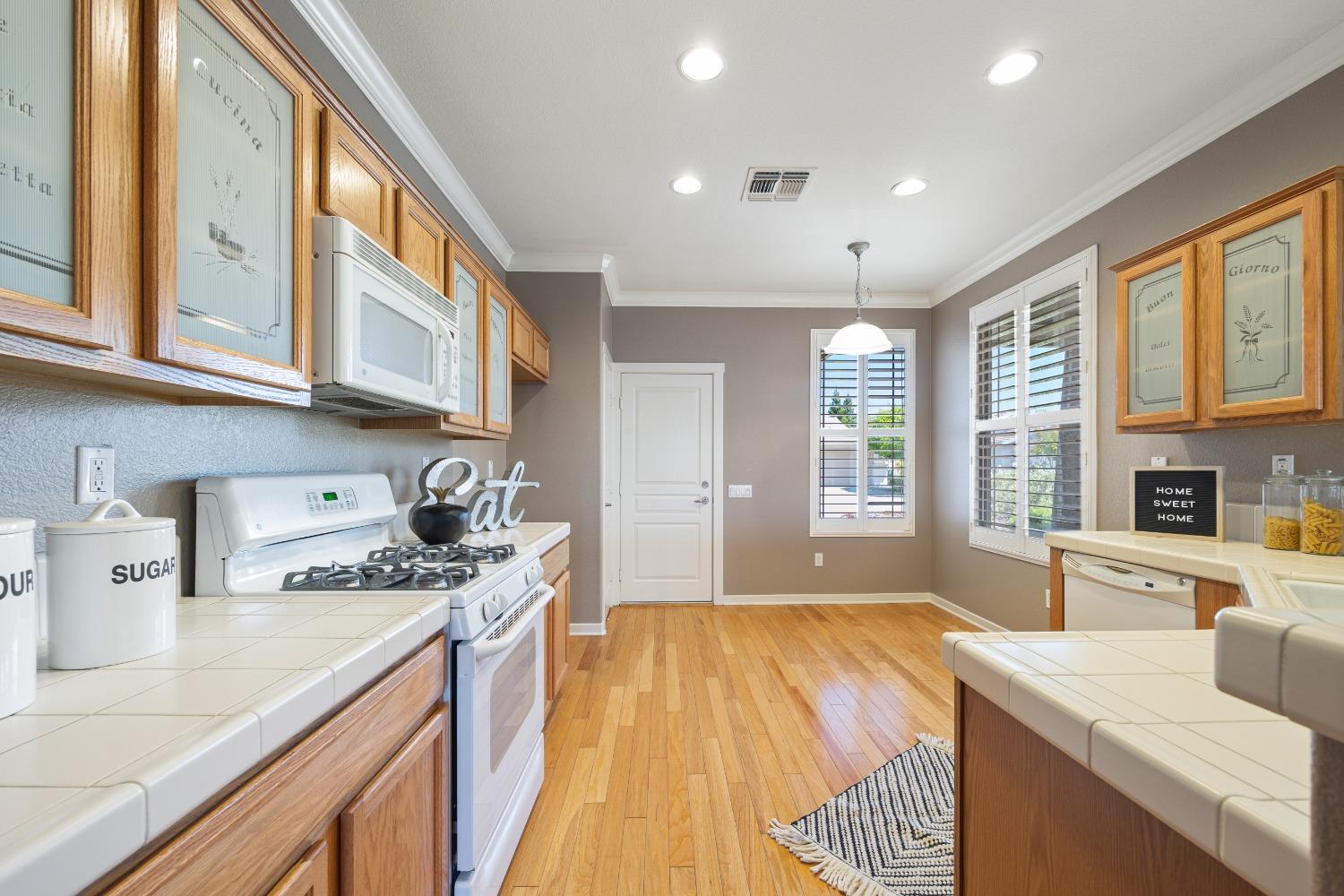 Detail Gallery Image 8 of 23 For 336 Daylily Ln, Lincoln,  CA 95648 - 2 Beds | 2 Baths