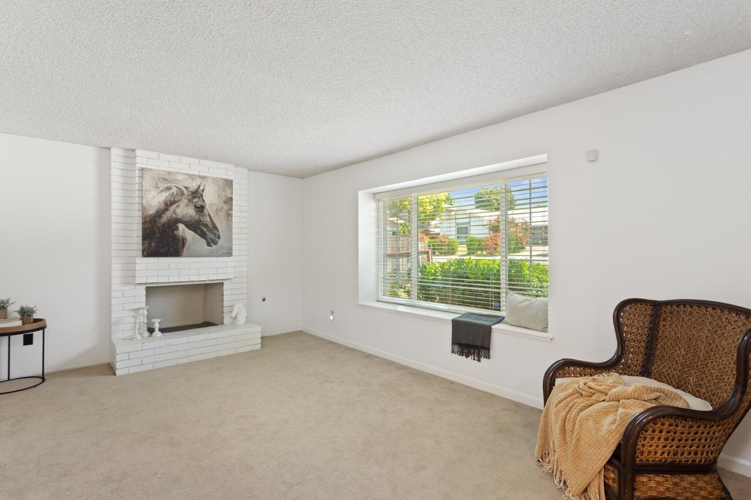 Detail Gallery Image 6 of 37 For 5921 Brittany Way, Citrus Heights,  CA 95610 - 4 Beds | 2 Baths