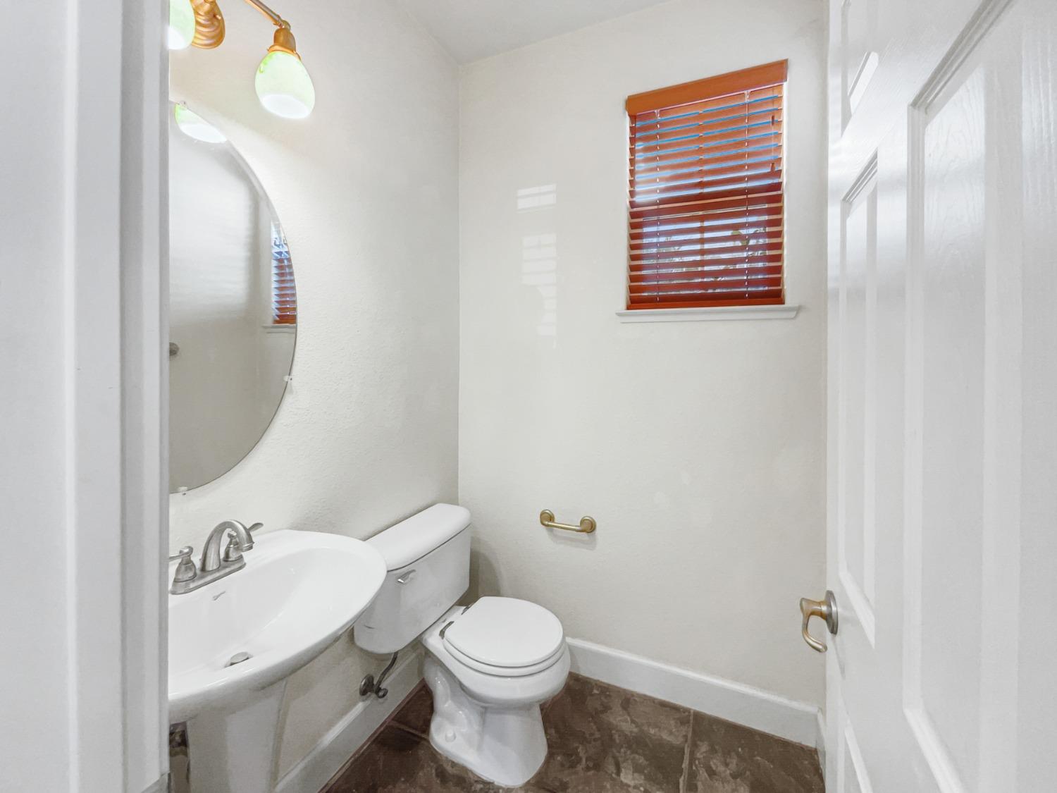 Detail Gallery Image 9 of 25 For 2679 Shinn Pl, Woodland,  CA 95776 - 3 Beds | 2/1 Baths