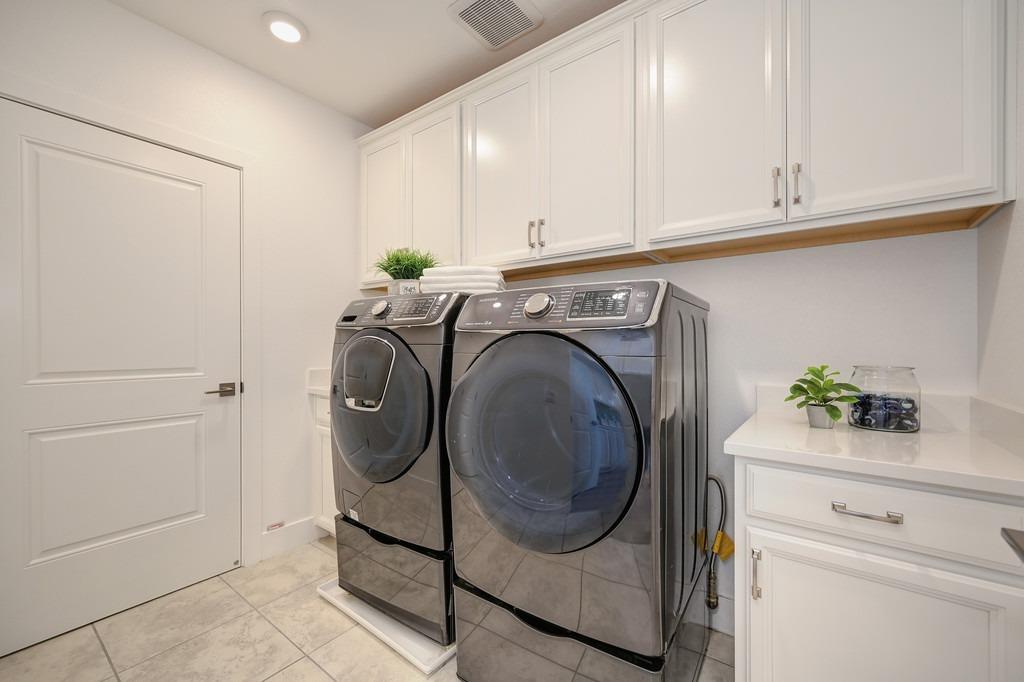 Detail Gallery Image 23 of 41 For 1000 Berryessa Ln #325,  Davis,  CA 95616 - 3 Beds | 2/1 Baths