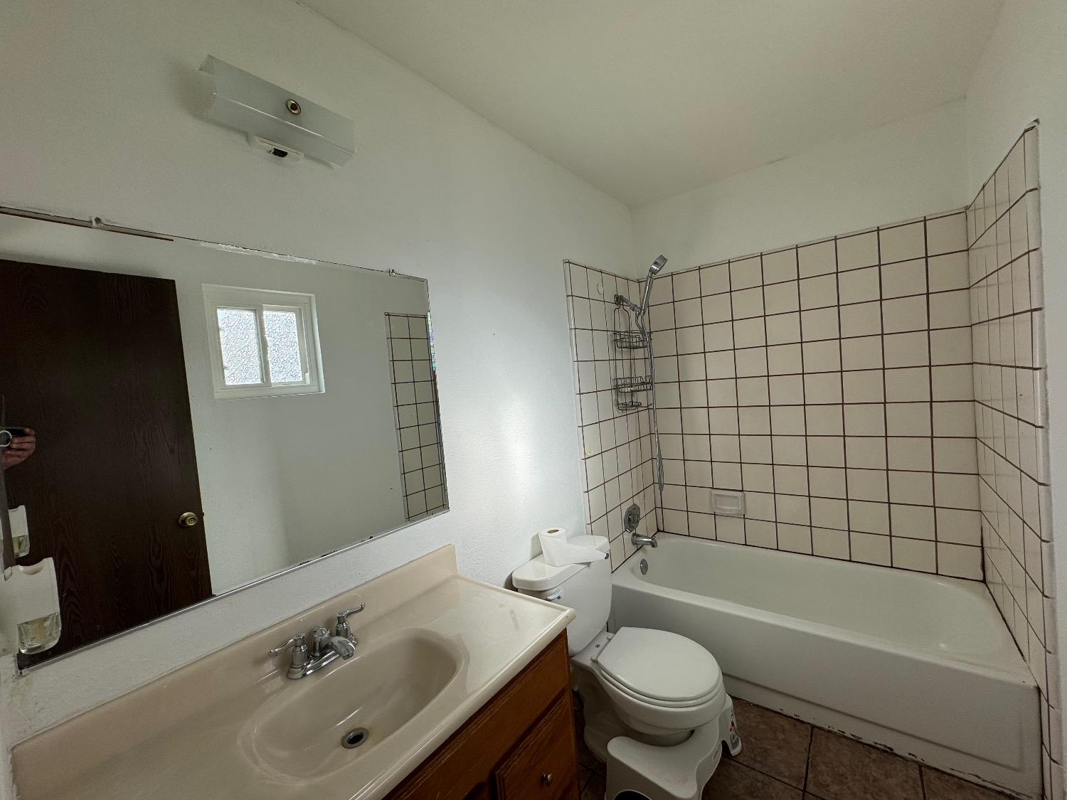 Detail Gallery Image 23 of 27 For 829 Sutherland Dr, Stockton,  CA 95210 - 3 Beds | 2 Baths