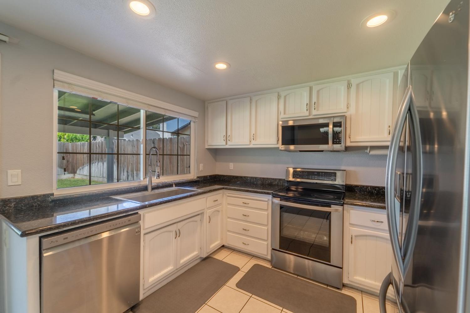 Detail Gallery Image 11 of 32 For 770 Berea Ct, Turlock,  CA 95382 - 3 Beds | 2 Baths