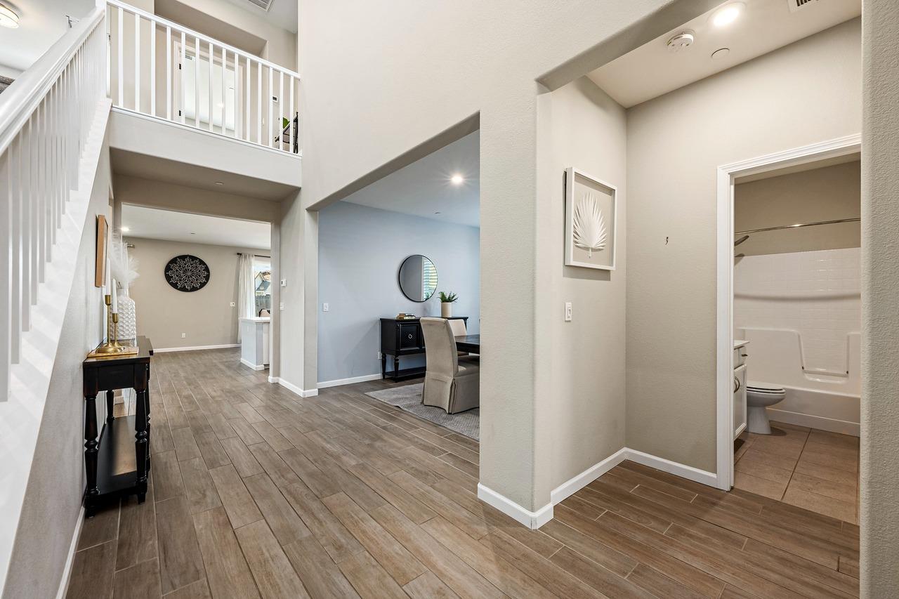 Detail Gallery Image 17 of 42 For 4265 Hydra Cir, Roseville,  CA 95747 - 5 Beds | 3/1 Baths
