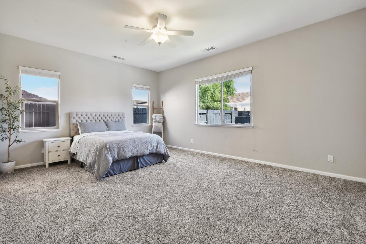 Detail Gallery Image 11 of 22 For 3016 Oak Trail Way, Roseville,  CA 95747 - 3 Beds | 2 Baths