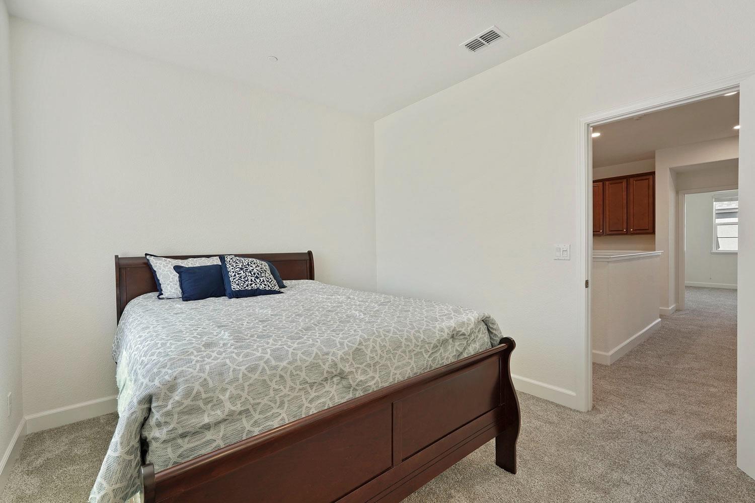 Detail Gallery Image 39 of 46 For 2049 Honey Church Pl, Roseville,  CA 95747 - 3 Beds | 2/1 Baths