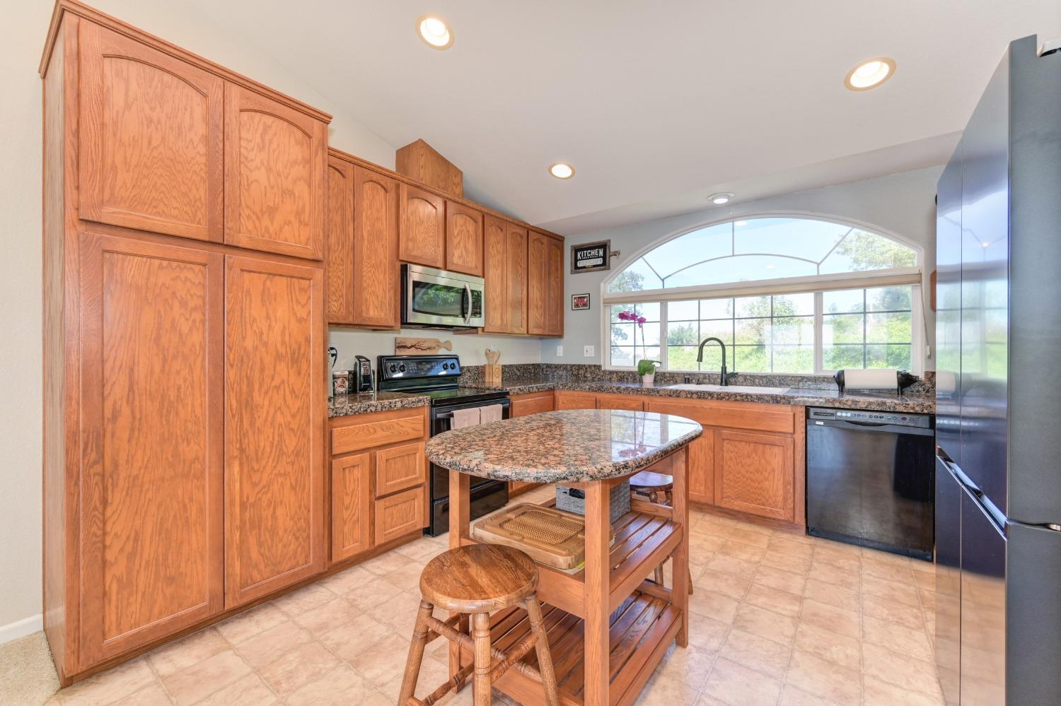 Detail Gallery Image 14 of 51 For 23380 Barnes Ln, Colfax,  CA 95713 - 2 Beds | 2/1 Baths