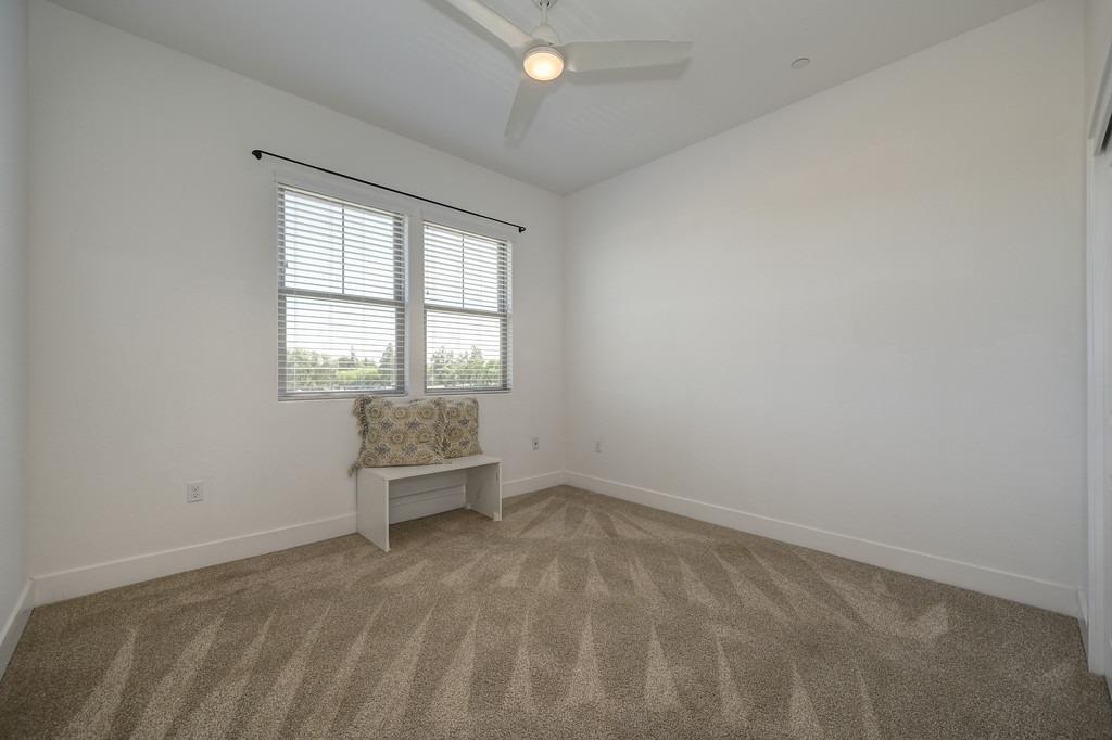 Detail Gallery Image 14 of 41 For 1000 Berryessa Ln #325,  Davis,  CA 95616 - 3 Beds | 2/1 Baths