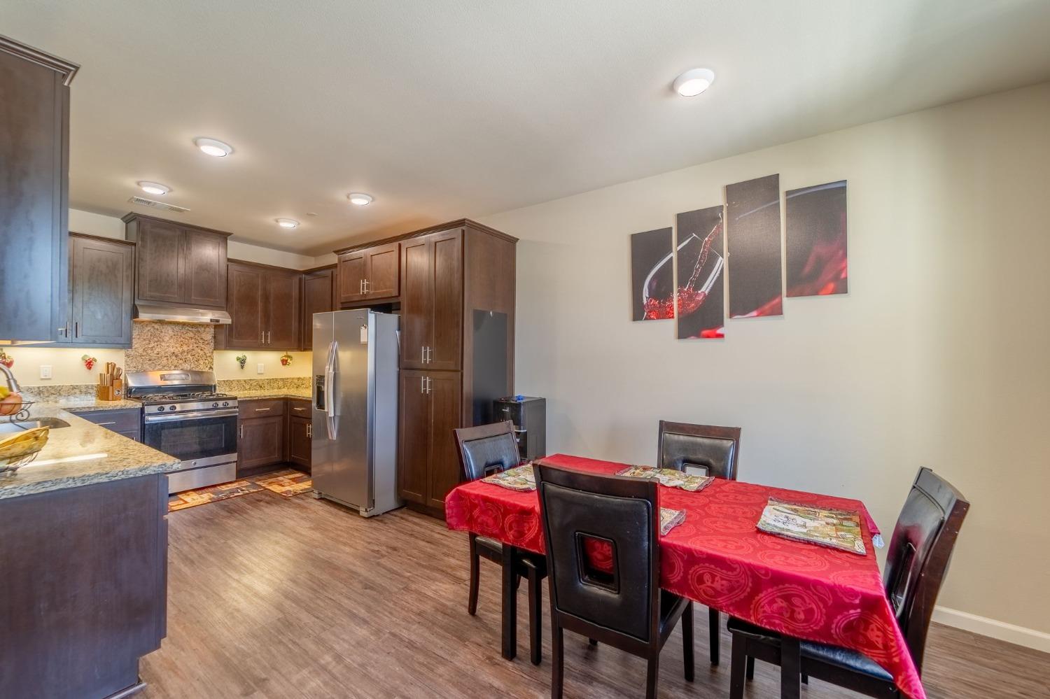 Detail Gallery Image 5 of 19 For 140 Ivy Ave #C21,  Patterson,  CA 95363 - 3 Beds | 2 Baths