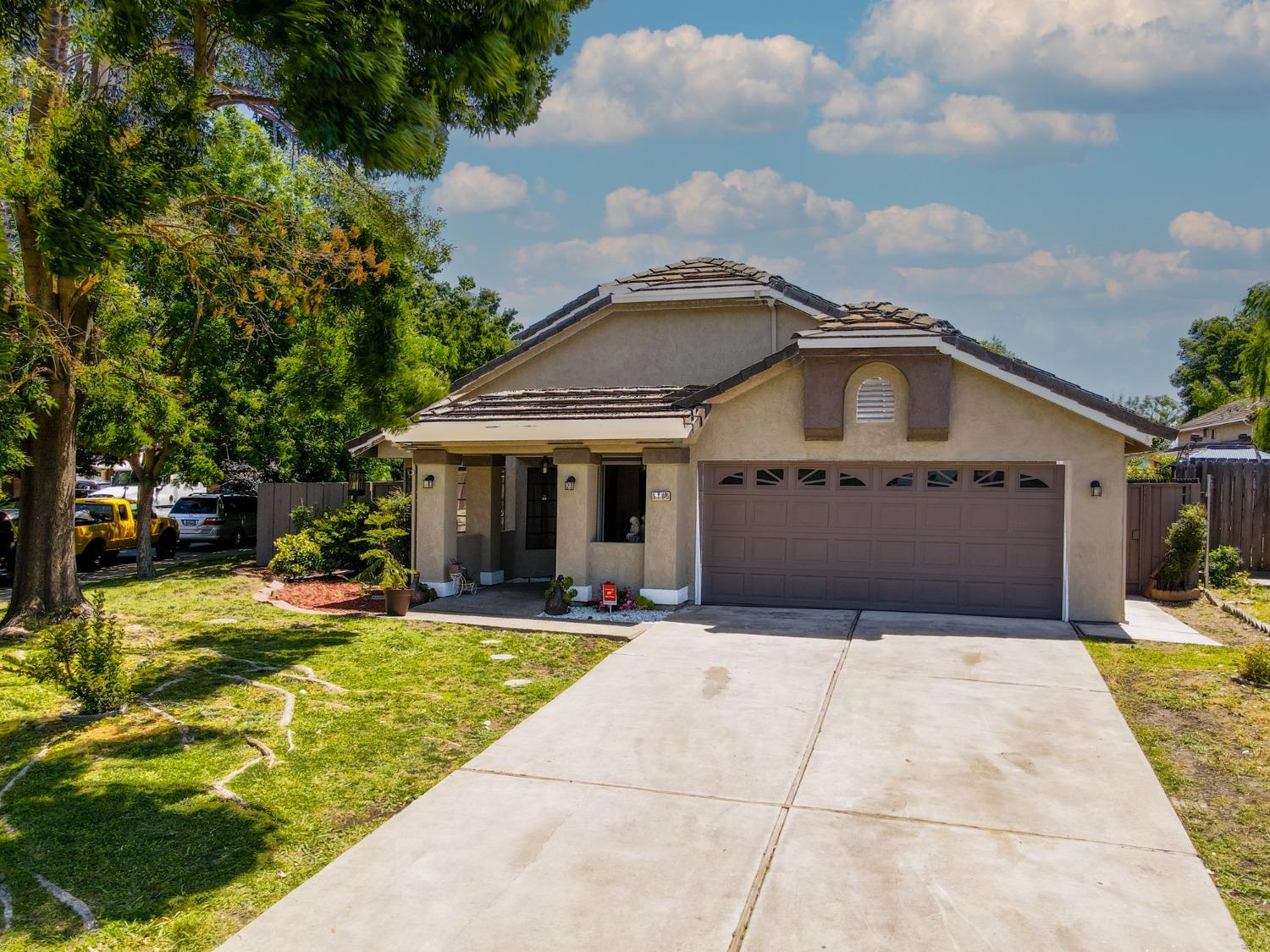 Detail Gallery Image 1 of 40 For 5795 Caribbean Cir, Stockton,  CA 95210 - 3 Beds | 2 Baths