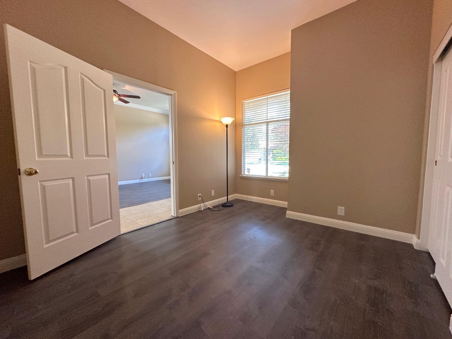 Detail Gallery Image 6 of 28 For 9985 River View Cir, Stockton,  CA 95209 - 4 Beds | 2 Baths