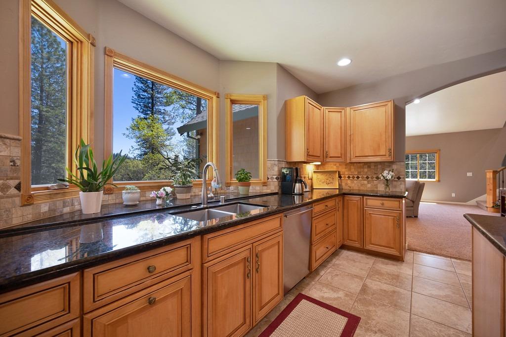 Detail Gallery Image 17 of 64 For 4505 Wabasso Ln, Garden Valley,  CA 95633 - 3 Beds | 4 Baths