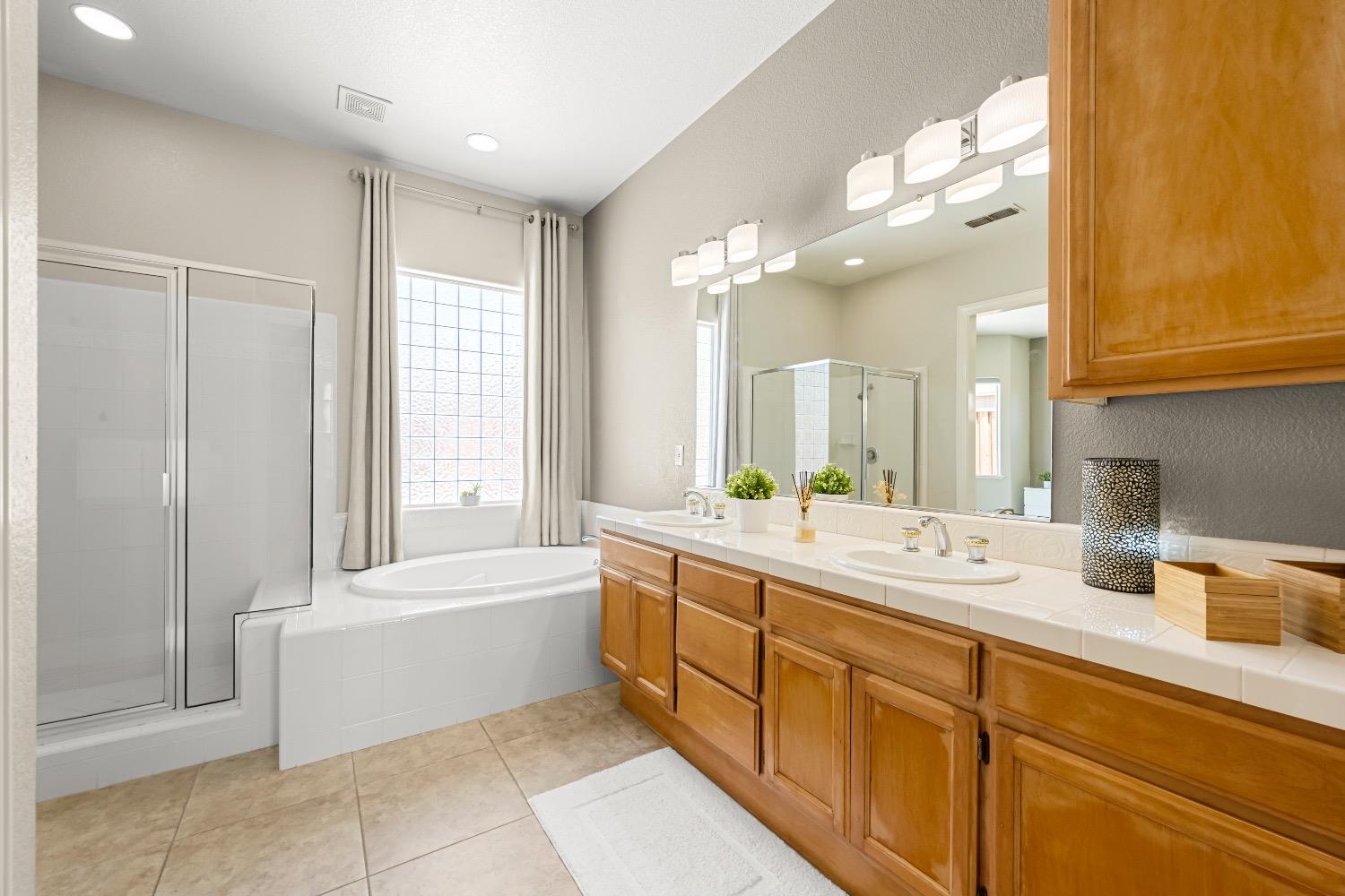 Detail Gallery Image 36 of 70 For 112 Eriswell Ct, Roseville,  CA 95747 - 4 Beds | 2/1 Baths