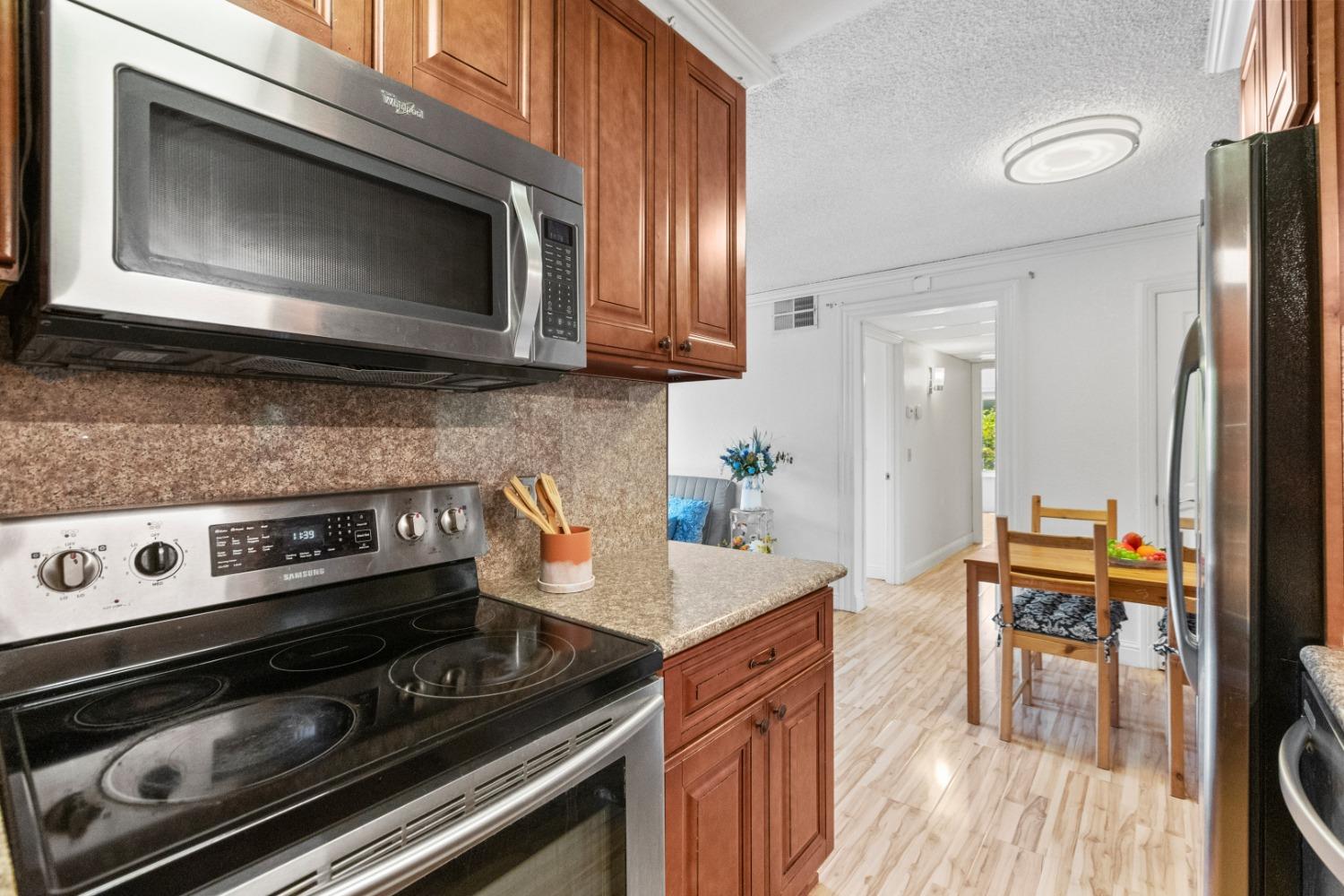 Detail Gallery Image 11 of 35 For 6400 66th Ave #72,  Sacramento,  CA 95823 - 2 Beds | 1 Baths