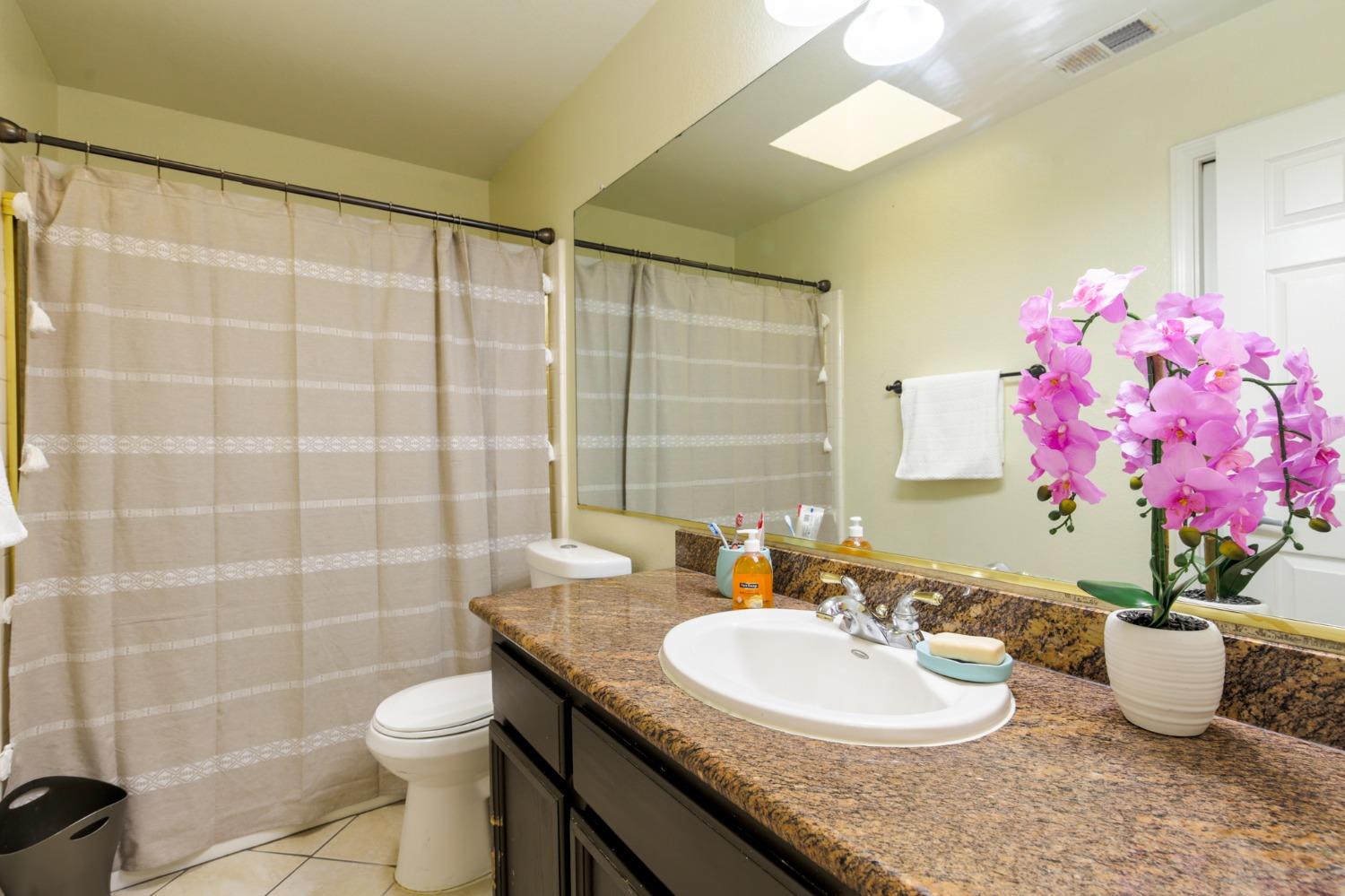 Detail Gallery Image 15 of 40 For 5795 Caribbean Cir, Stockton,  CA 95210 - 3 Beds | 2 Baths