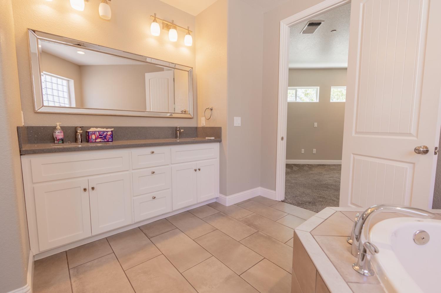 Detail Gallery Image 49 of 64 For 525 40th St, Sacramento,  CA 95819 - 3 Beds | 2/1 Baths