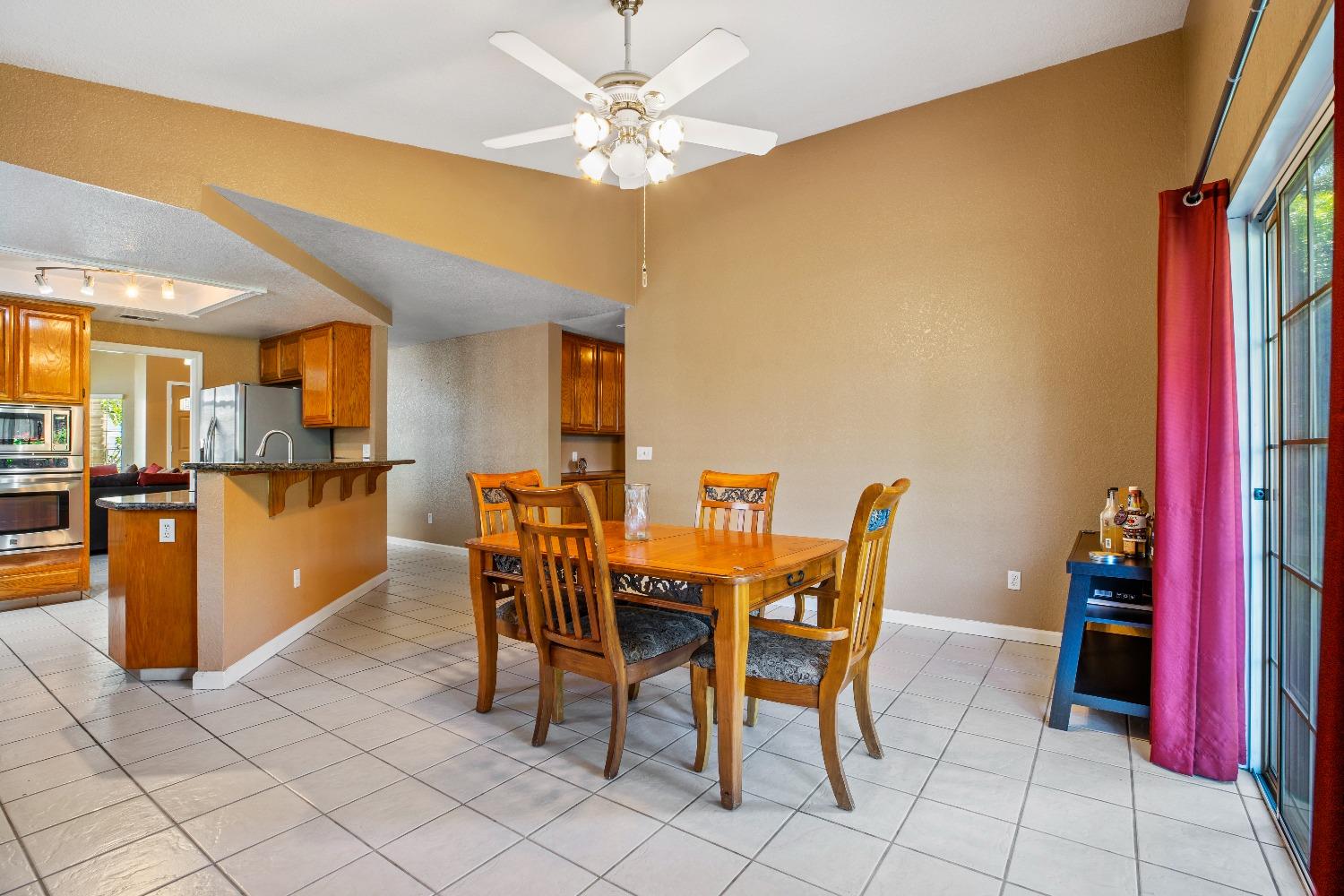 Detail Gallery Image 9 of 26 For 2213 London Cir, Modesto,  CA 95356 - 3 Beds | 2 Baths