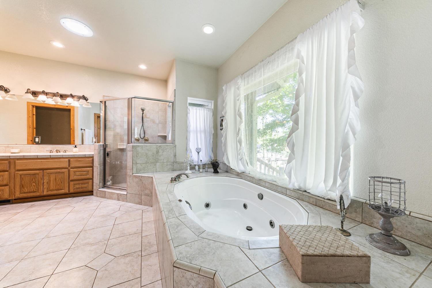 Detail Gallery Image 14 of 33 For 21211 Mccourtney Rd, Grass Valley,  CA 95949 - 3 Beds | 2/1 Baths