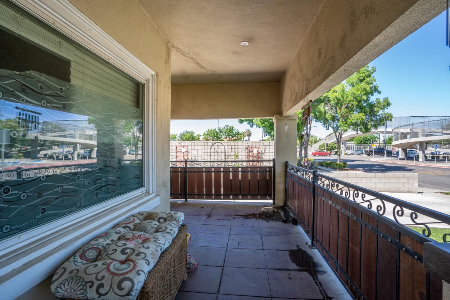 Detail Gallery Image 6 of 28 For 1315 S 7th St, Los Banos,  CA 93635 - 3 Beds | 2/1 Baths