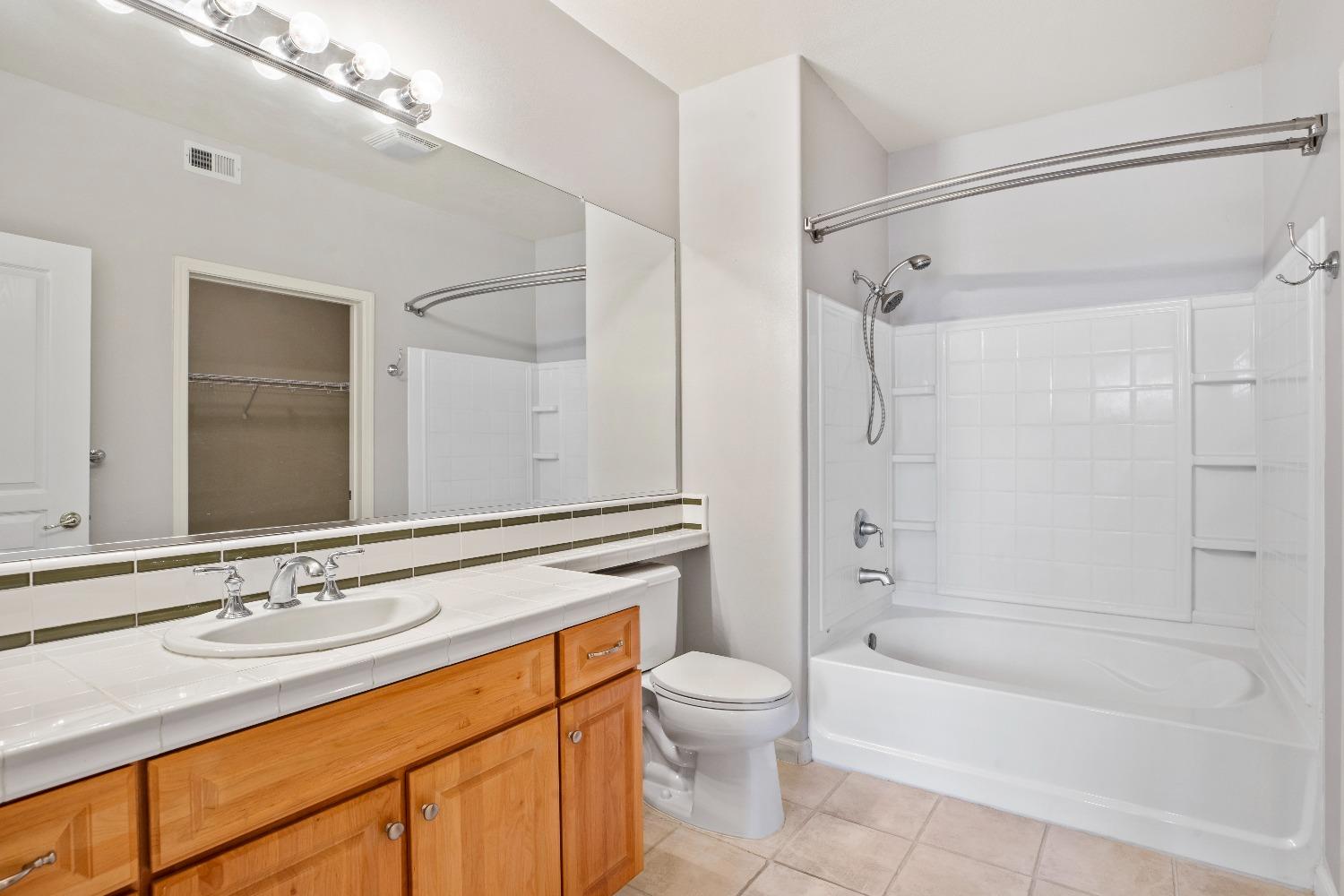Detail Gallery Image 19 of 27 For 1360 Shady Ln #213,  Turlock,  CA 95382 - 2 Beds | 2 Baths