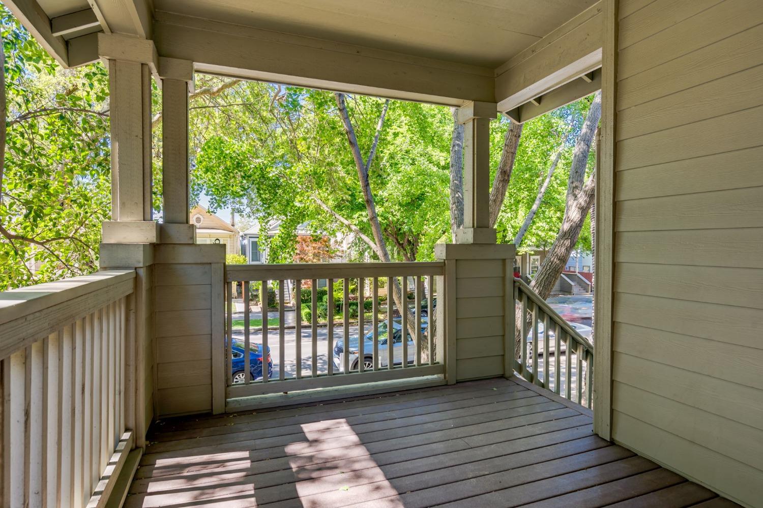 Detail Gallery Image 3 of 37 For 1315 Q St, Sacramento,  CA 95811 - 3 Beds | 3/1 Baths