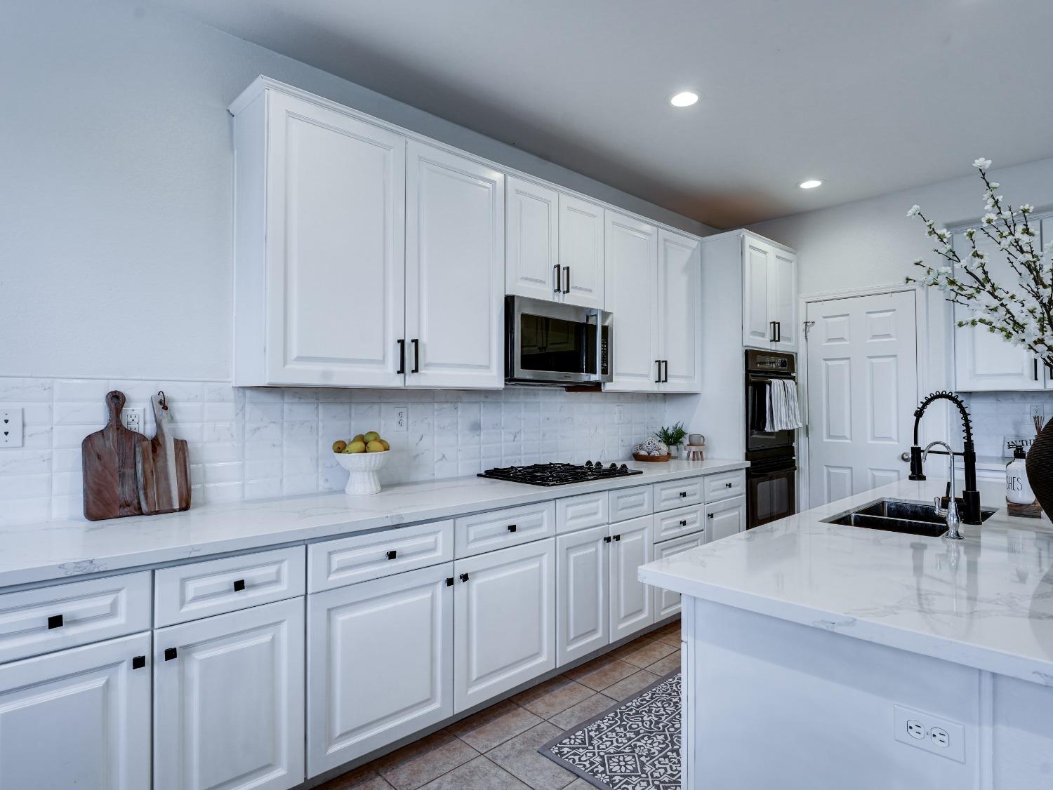 Detail Gallery Image 5 of 56 For 935 Campfire Cir, Rocklin,  CA 95765 - 4 Beds | 2/1 Baths
