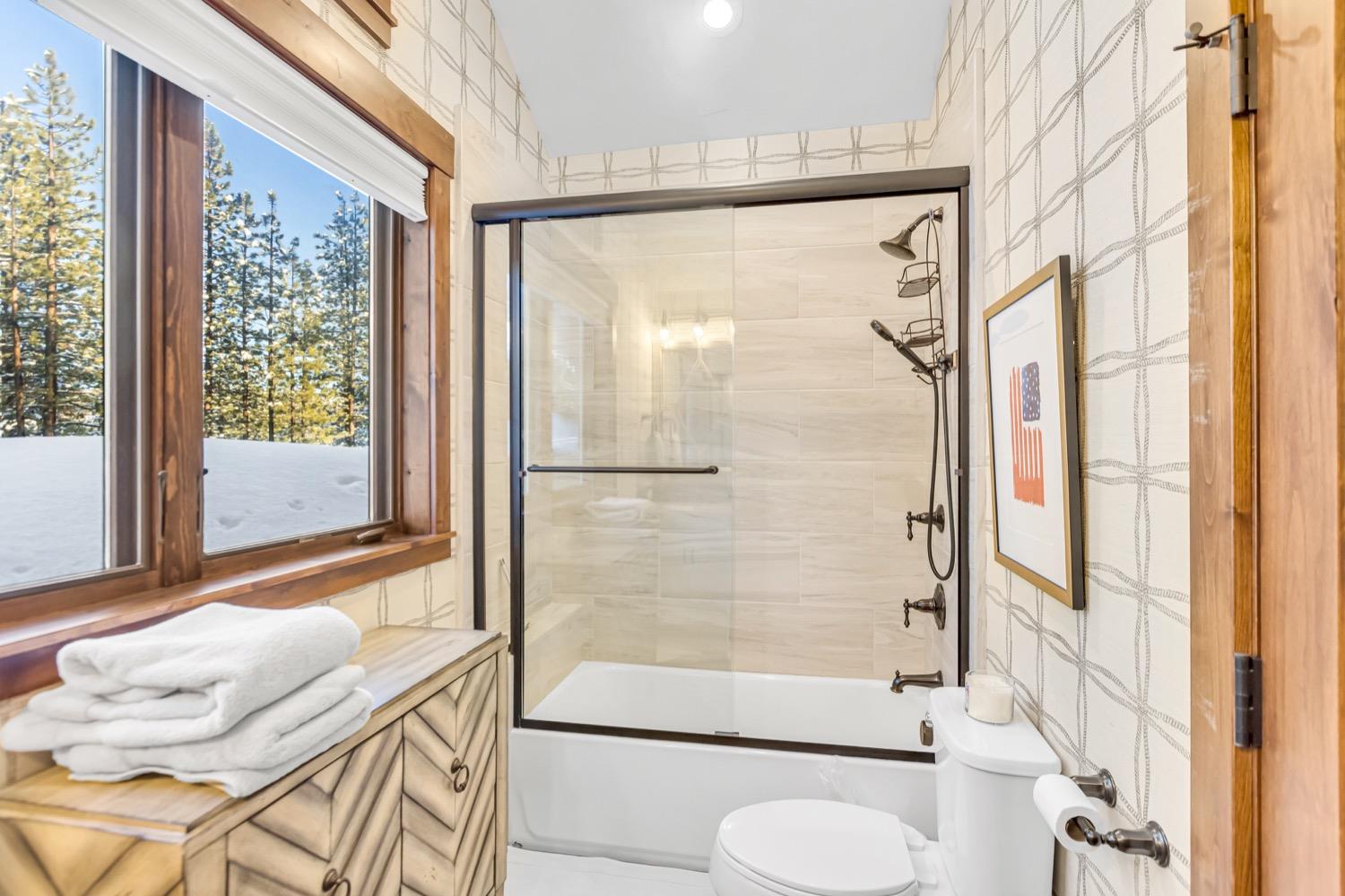 Detail Gallery Image 33 of 58 For 9106 Heartwood Dr, Truckee,  CA 96161 - 3 Beds | 3/1 Baths