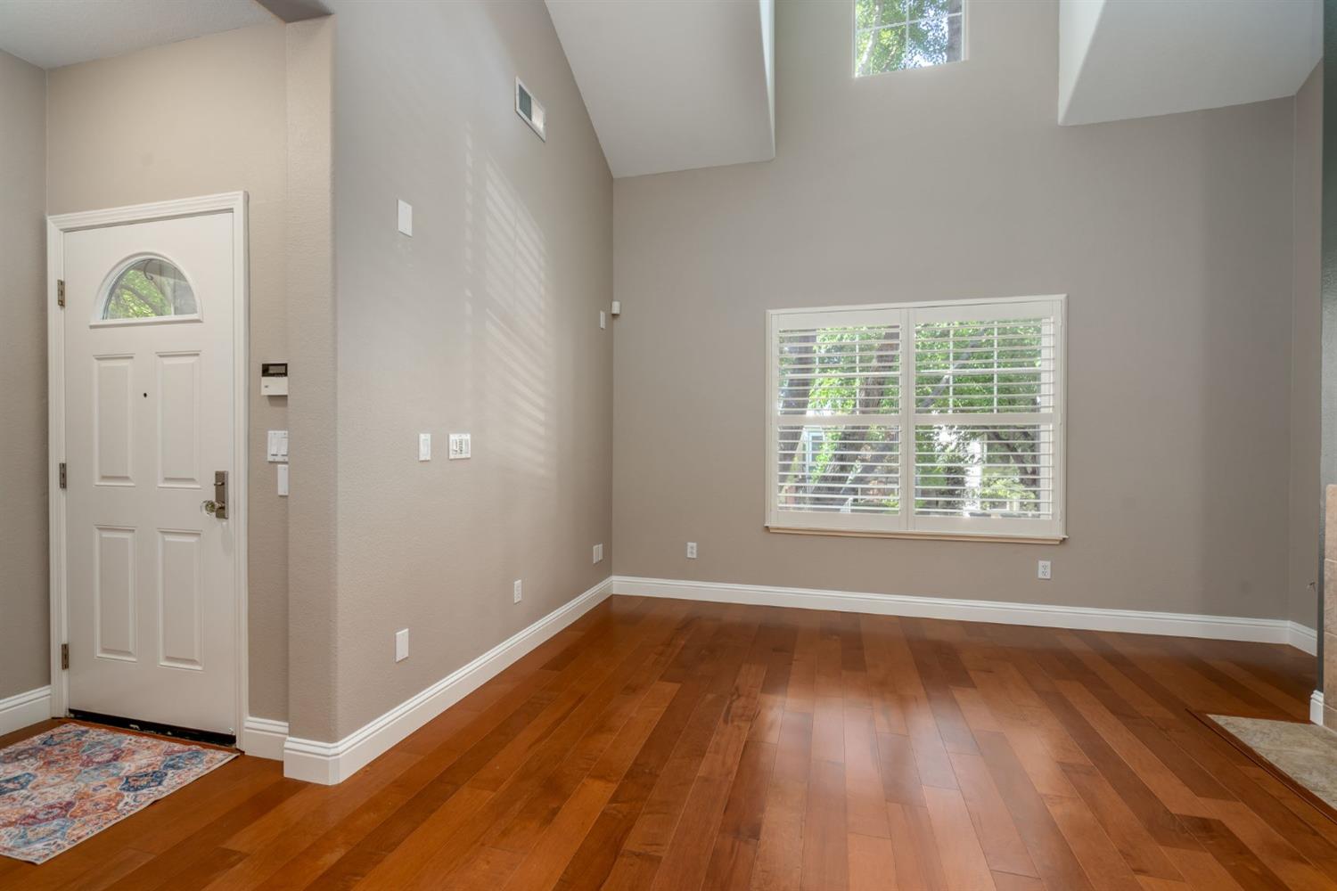 Detail Gallery Image 5 of 37 For 1315 Q St, Sacramento,  CA 95811 - 3 Beds | 3/1 Baths