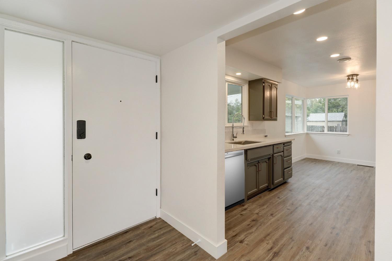 Detail Gallery Image 22 of 50 For 2038 Mission Ave, Carmichael,  CA 95608 - 3 Beds | 2 Baths
