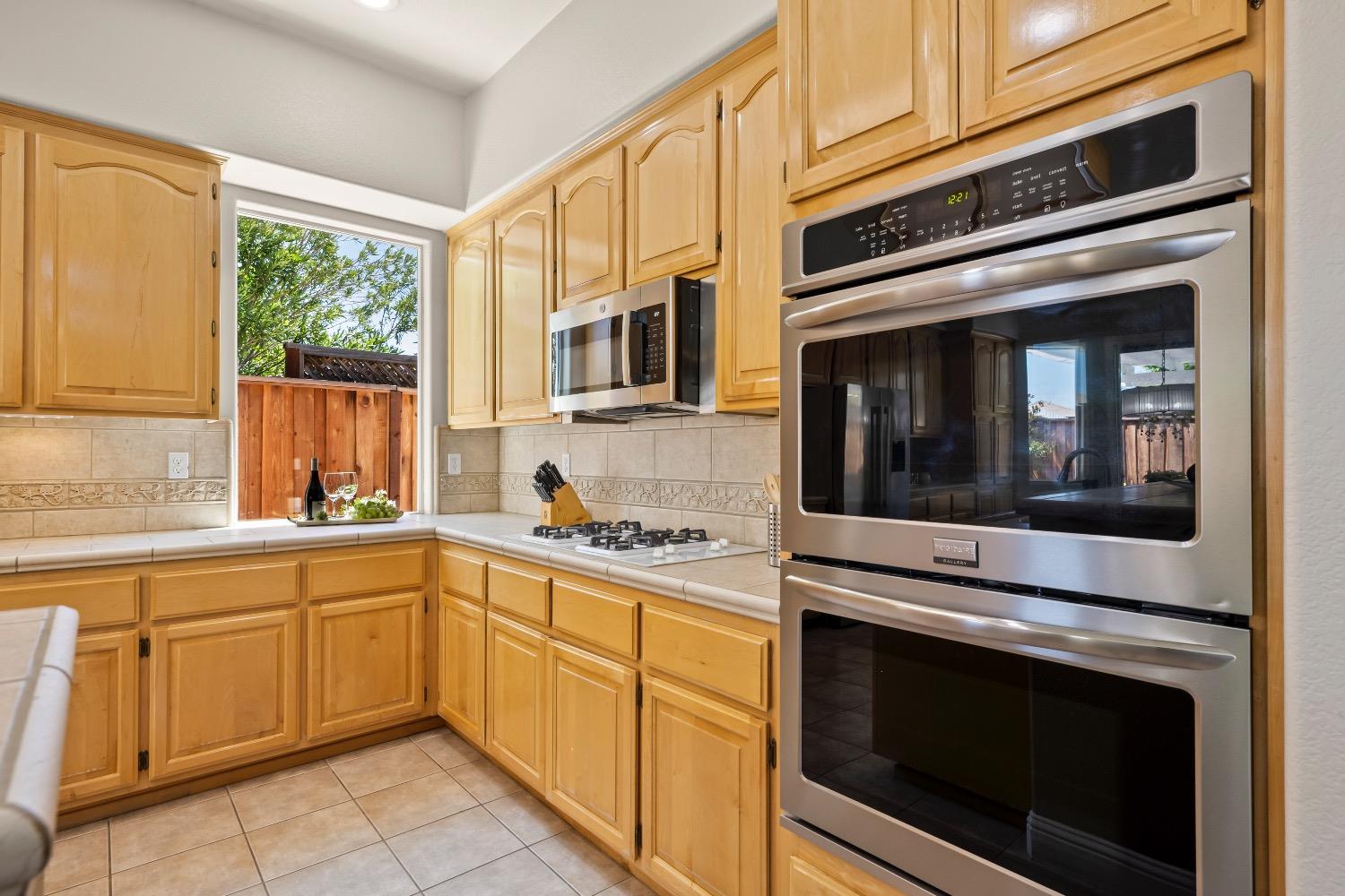 Detail Gallery Image 25 of 70 For 112 Eriswell Ct, Roseville,  CA 95747 - 4 Beds | 2/1 Baths