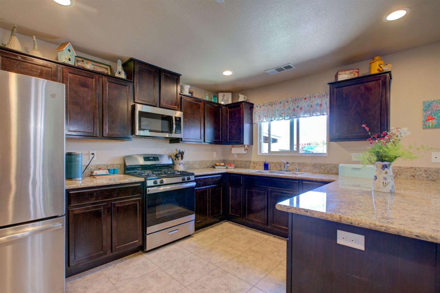 Detail Gallery Image 11 of 41 For 7452 Pintail Ct, Winton,  CA 95388 - 4 Beds | 2 Baths