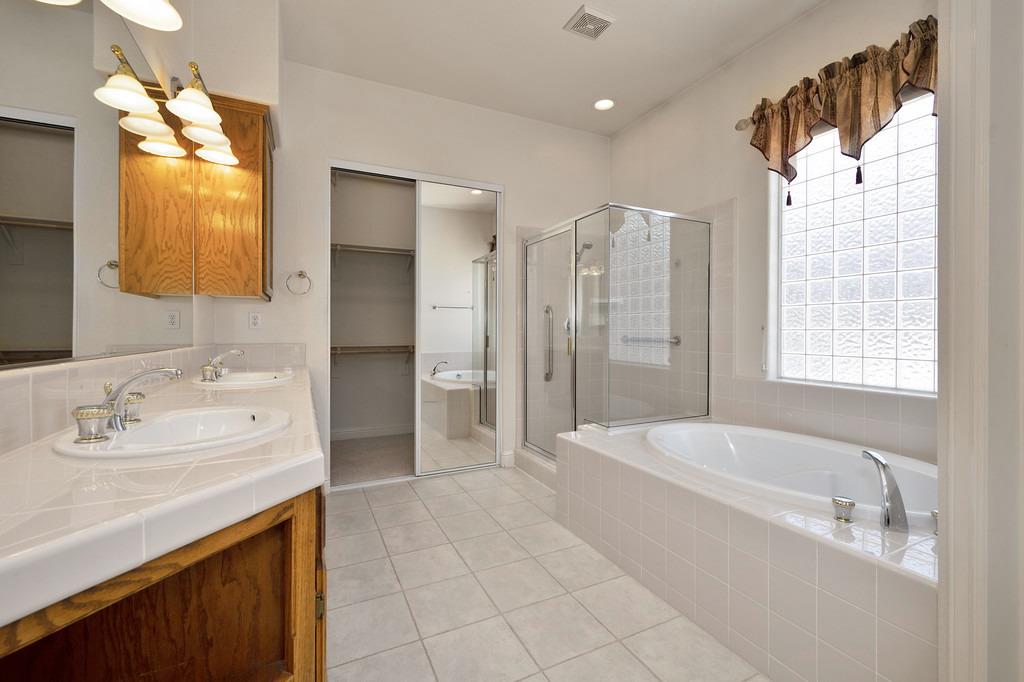 Detail Gallery Image 18 of 34 For 4703 Tenbury Ln, Rocklin,  CA 95677 - 3 Beds | 2 Baths