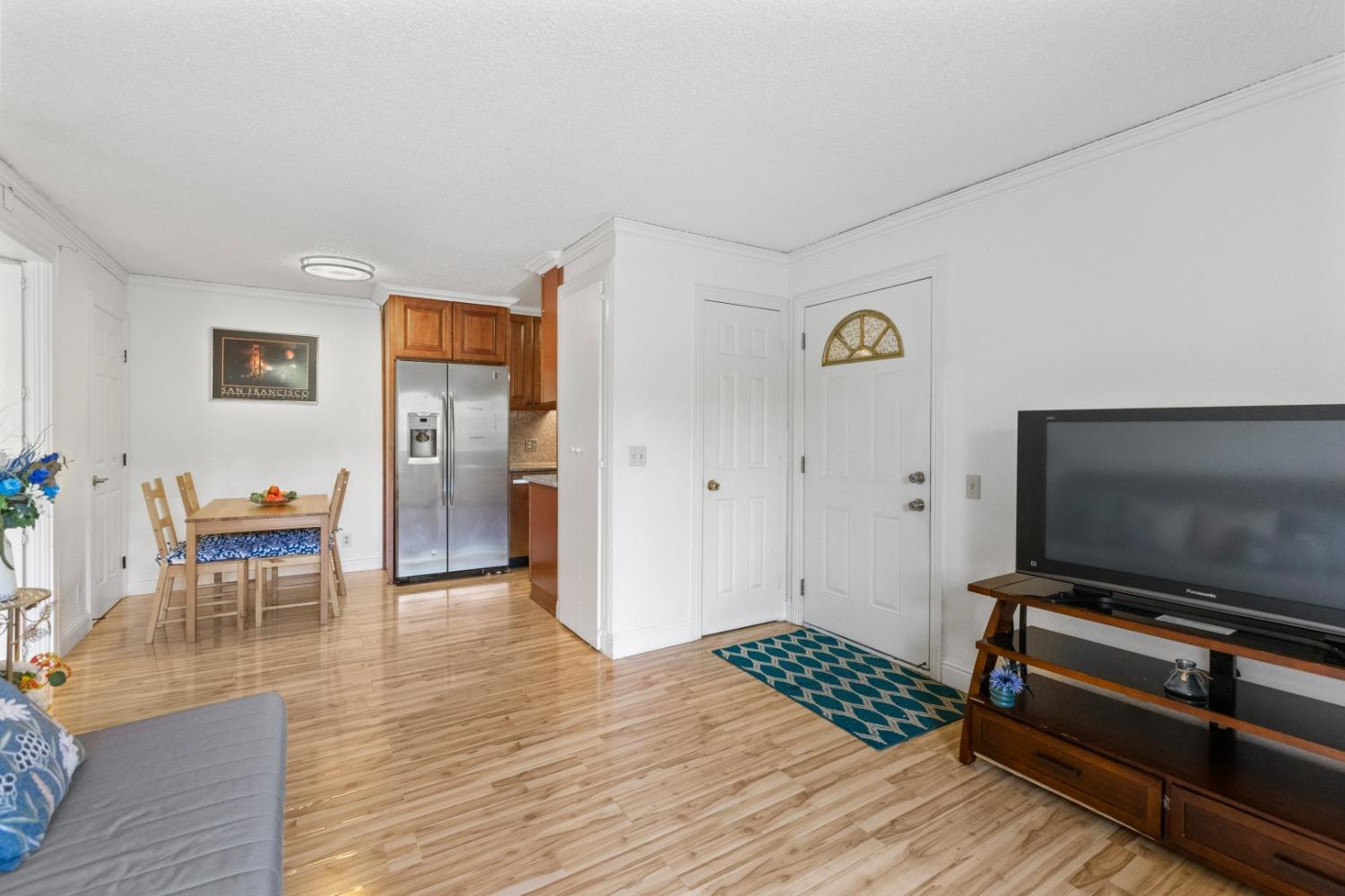 Detail Gallery Image 6 of 35 For 6400 66th Ave #72,  Sacramento,  CA 95823 - 2 Beds | 1 Baths