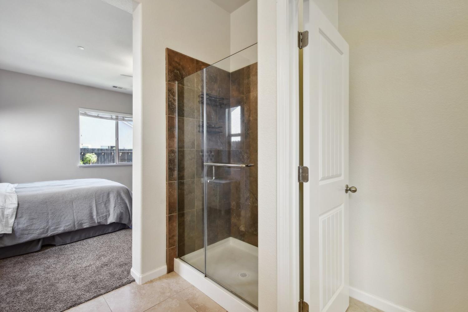 Detail Gallery Image 14 of 22 For 3016 Oak Trail Way, Roseville,  CA 95747 - 3 Beds | 2 Baths
